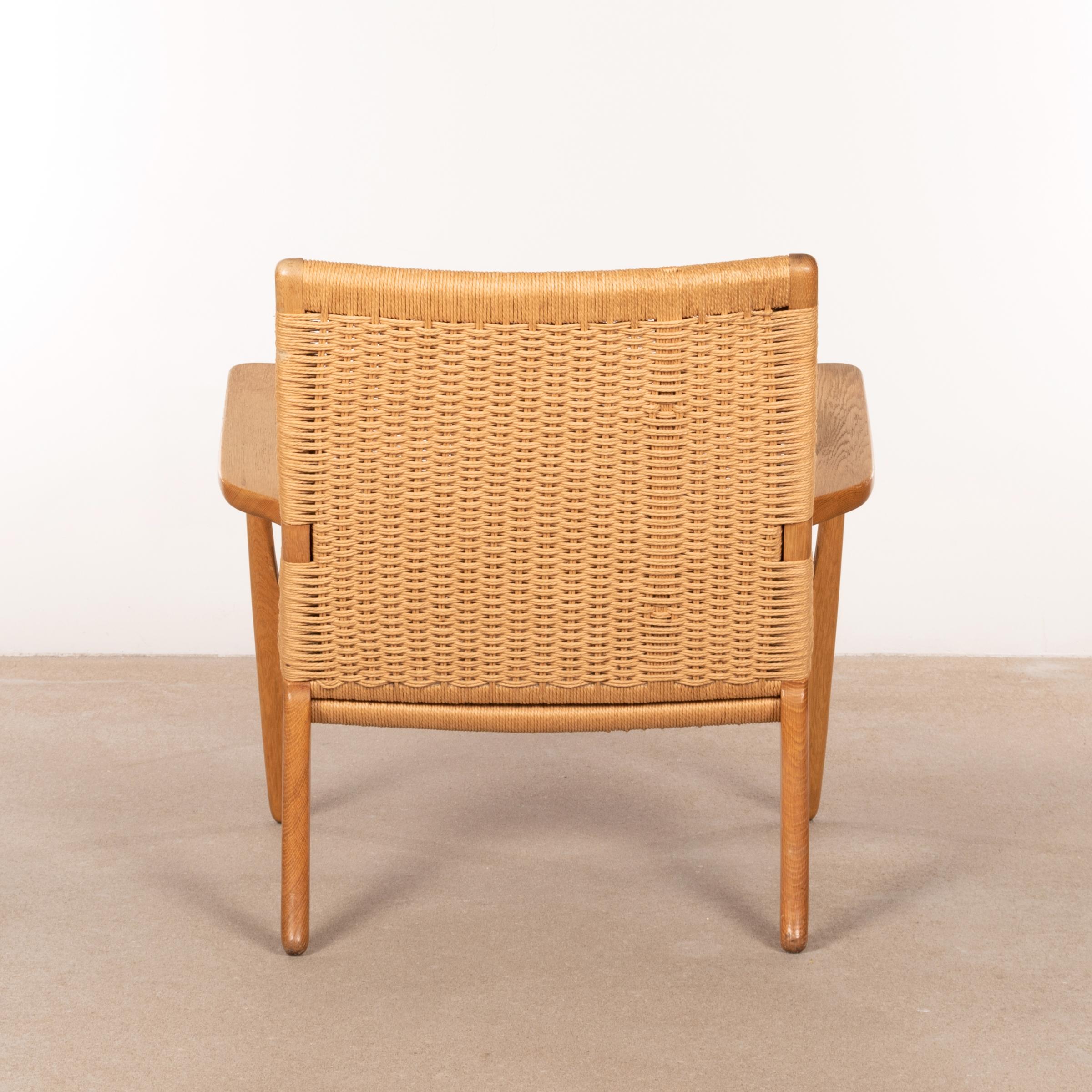 Hand-Woven Hans J. Wegner CH25 Lounge Chair in Oak and Naturel Cord for Carl Hansen & Søn