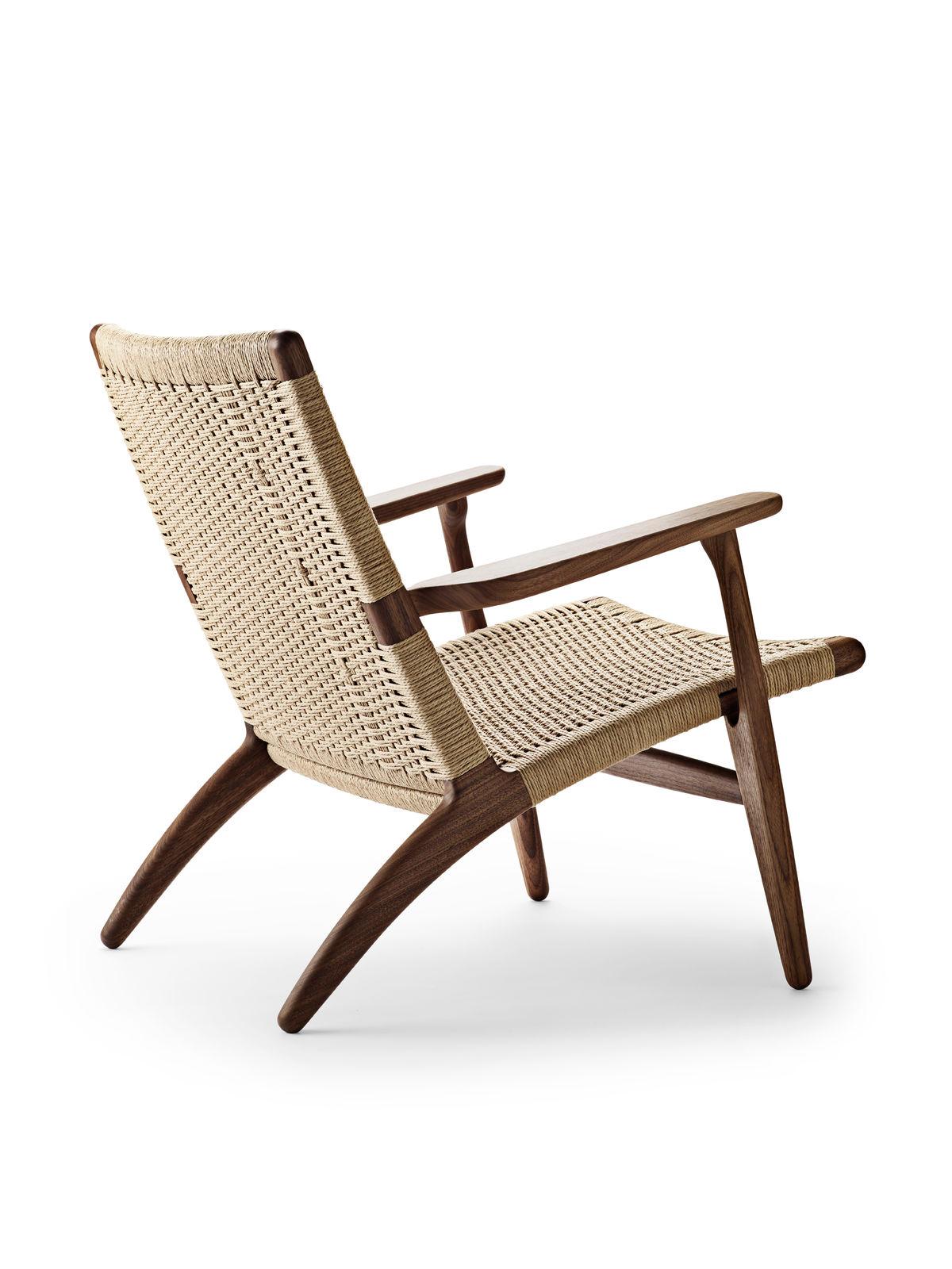 Mid-Century Modern Hans J. Wegner CH25 Chaise longue Noyer Huile Naturelle Papercord pour Hans Hansen en vente