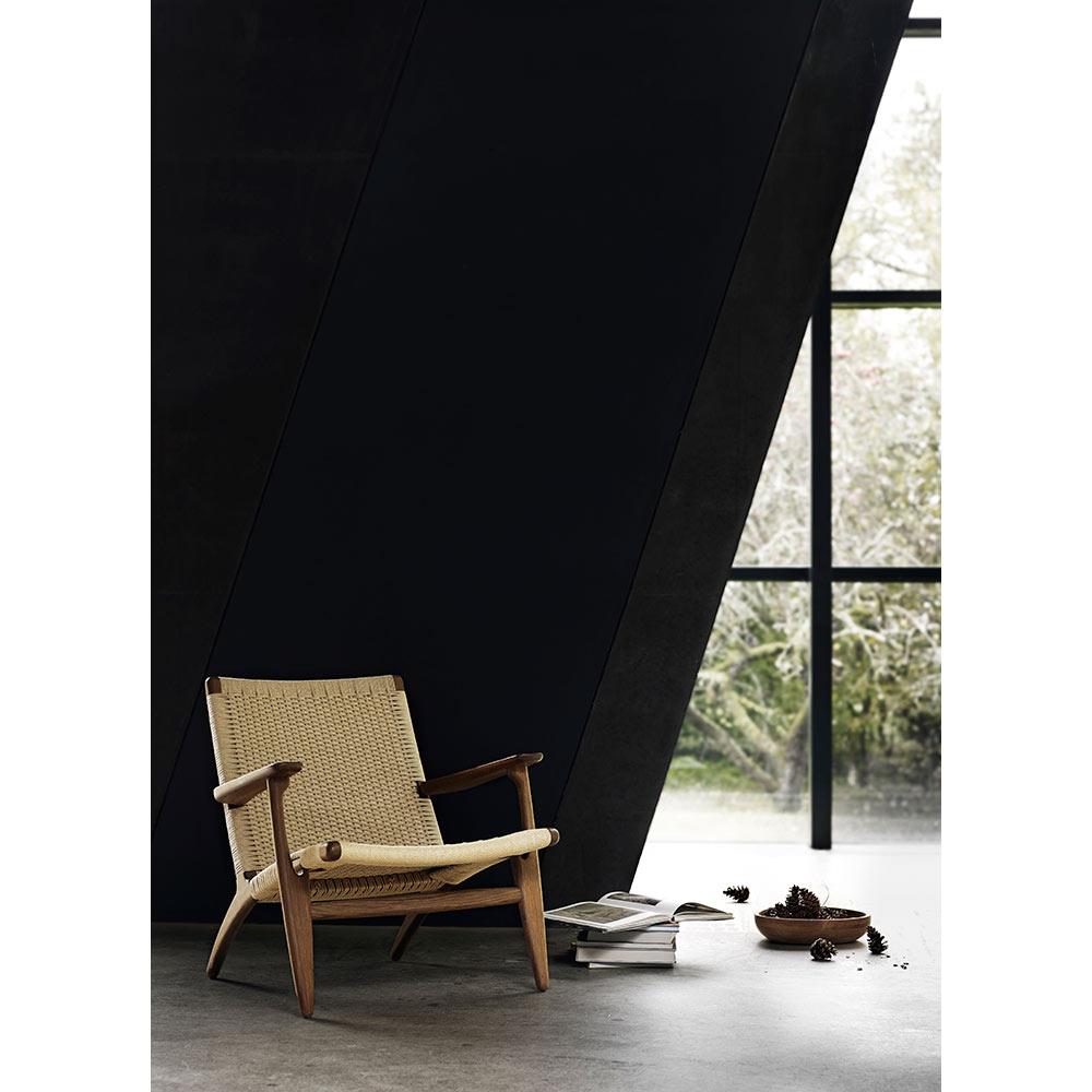 Hans J. Wegner CH25 Chaise longue Noyer Huile Naturelle Papercord pour Hans Hansen Neuf - En vente à New York, NY