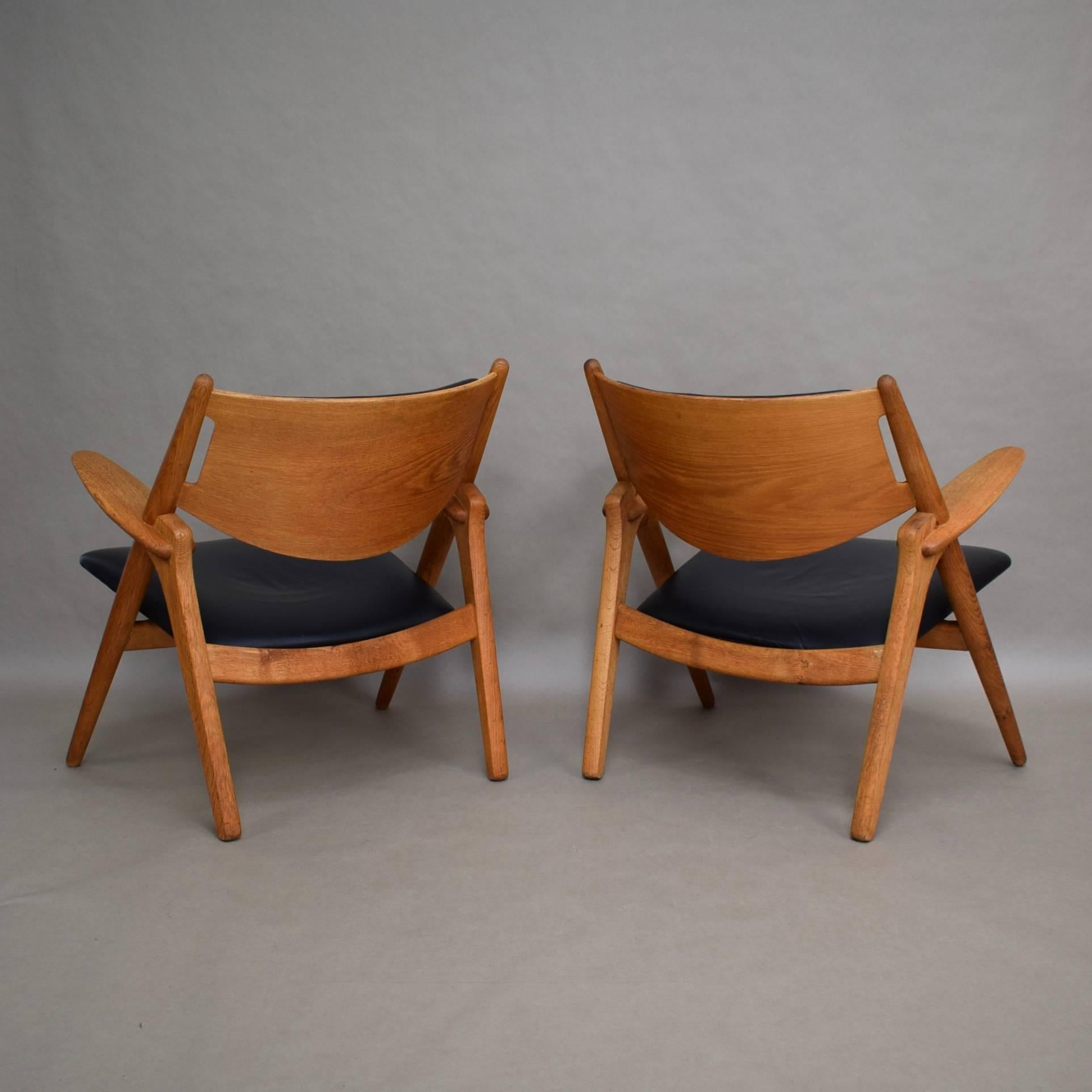 Hans J. Wegner CH28 Sawbuck Lounge Chair, Denmark, circa 1950 9