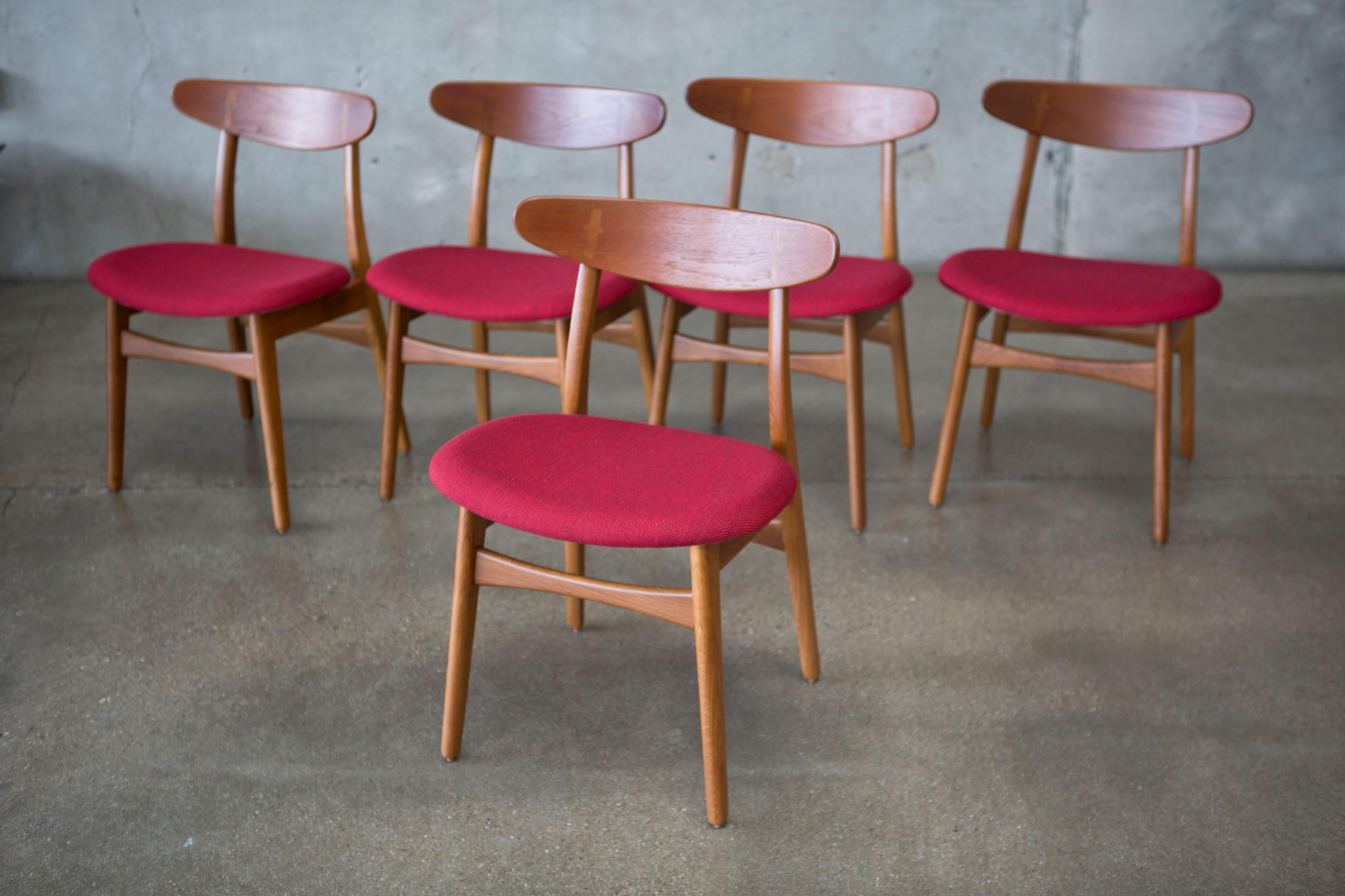 Hans J. Wegner CH30 Chairs in Teak and Oak Set of Five, Denmark, 1950s 1