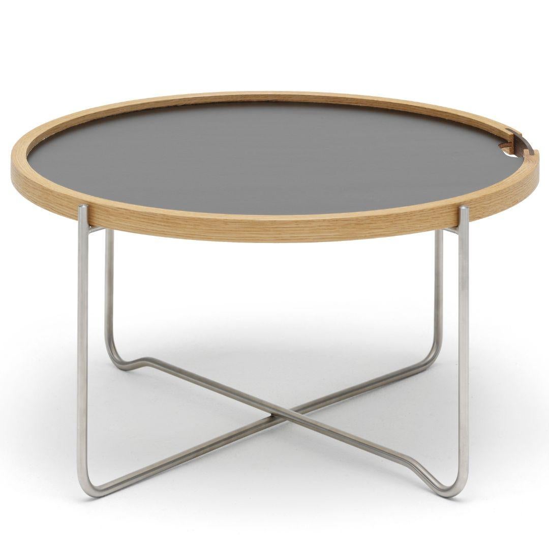 Hans J Wegner 'CH417' Tray Table in Walnut, Oak and Oil for Carl Hansen & Son In New Condition For Sale In Glendale, CA