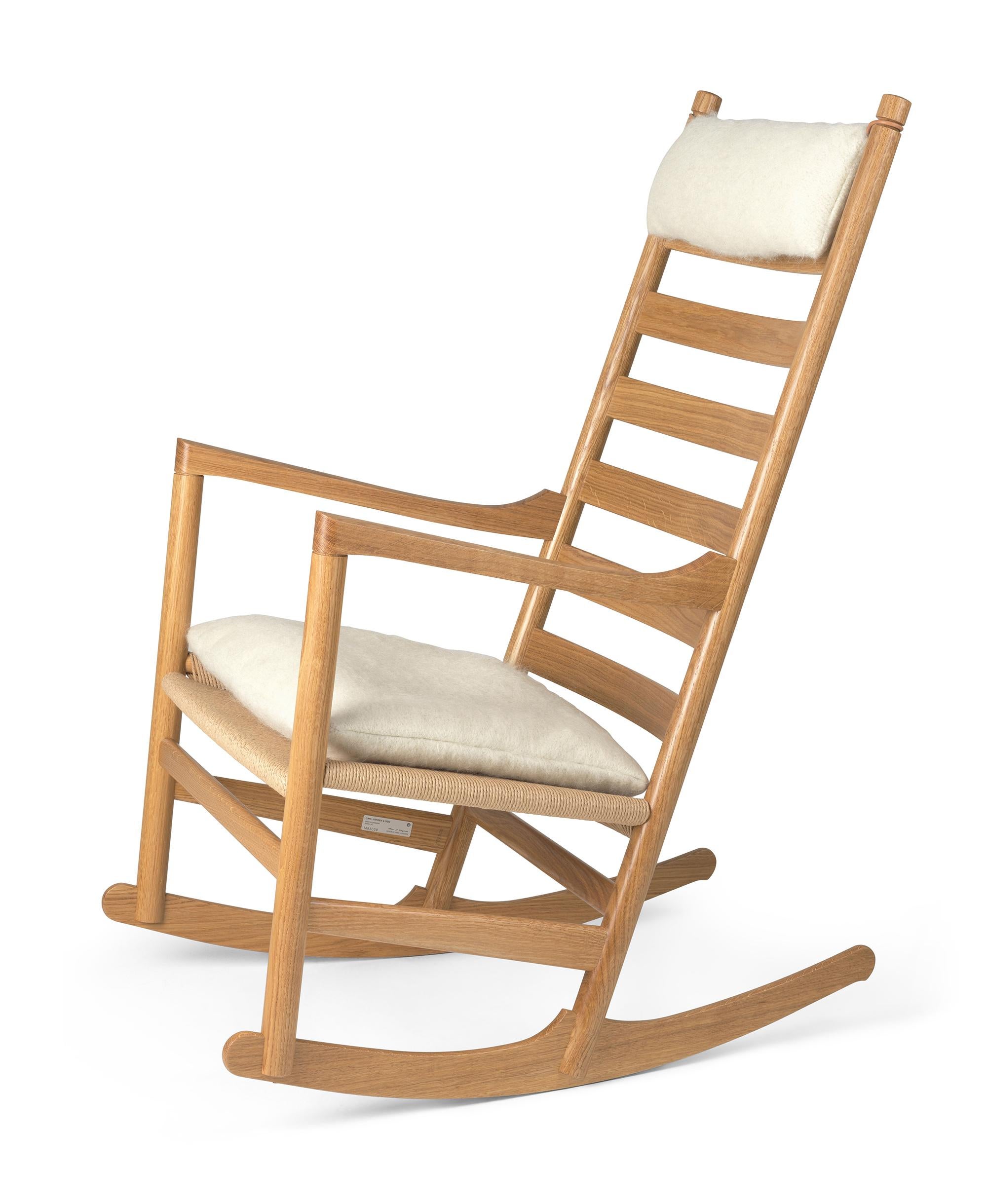 Hans J. Wegner 'CH45' Rocking Chair for Carl Hansen & Son in Oak Lacquer In New Condition For Sale In Glendale, CA