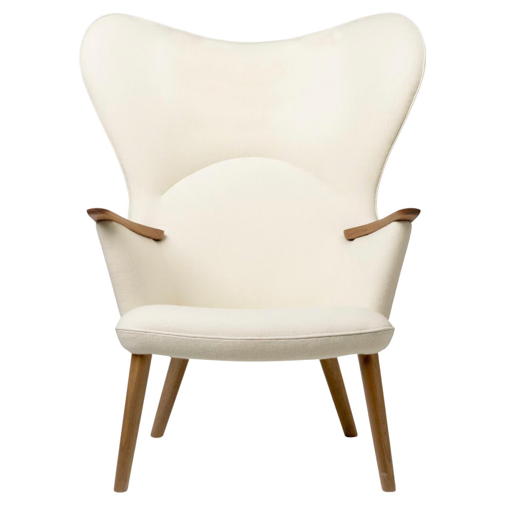 Hans J. Wegner 'CH78' Mama Bear Chair in Nussbaum für Carl Hansen & Son im Angebot
