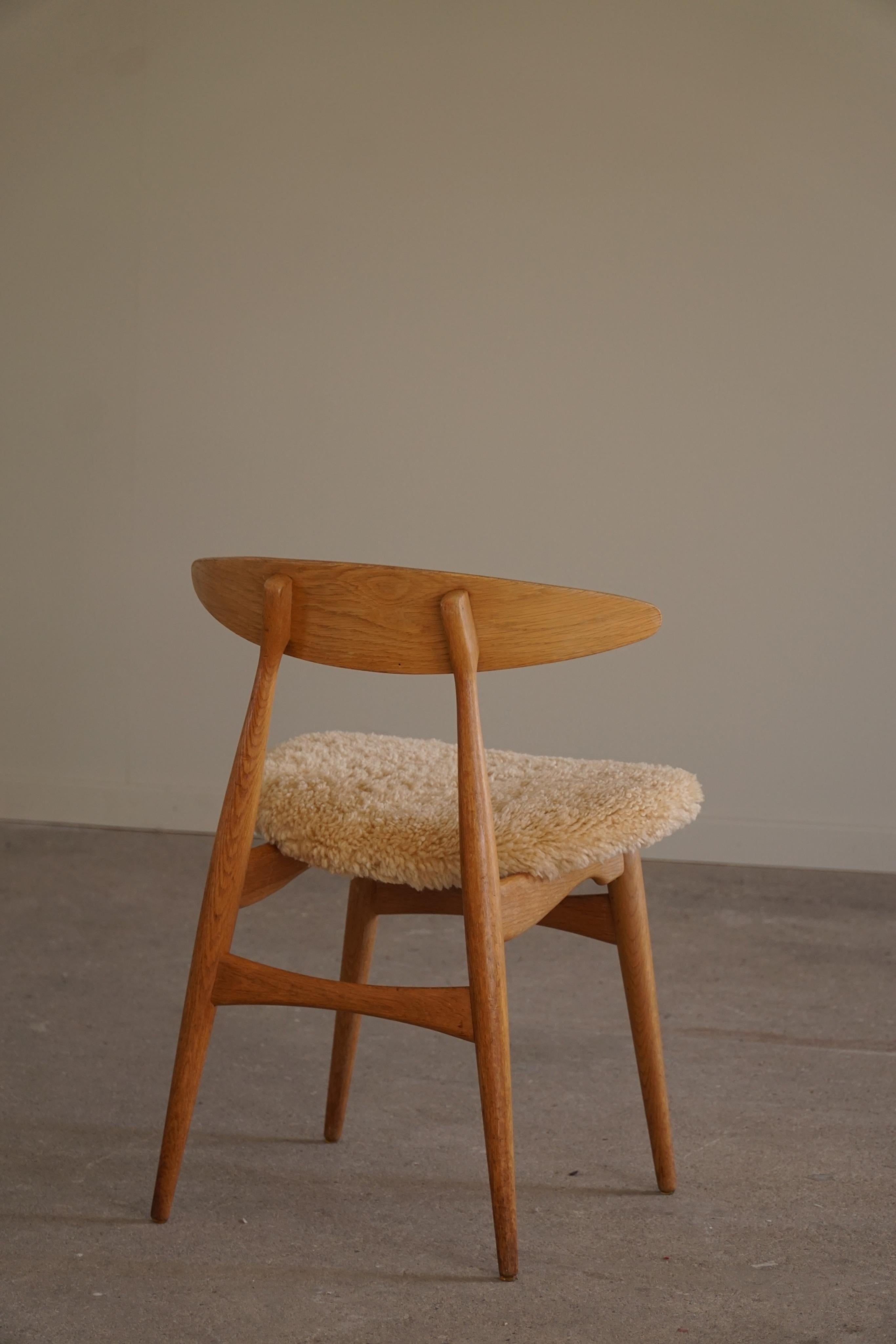 Hans J. Wegner, Chair in Oak & Lambswool, Model CH33, Danish Modern, 1960s 6