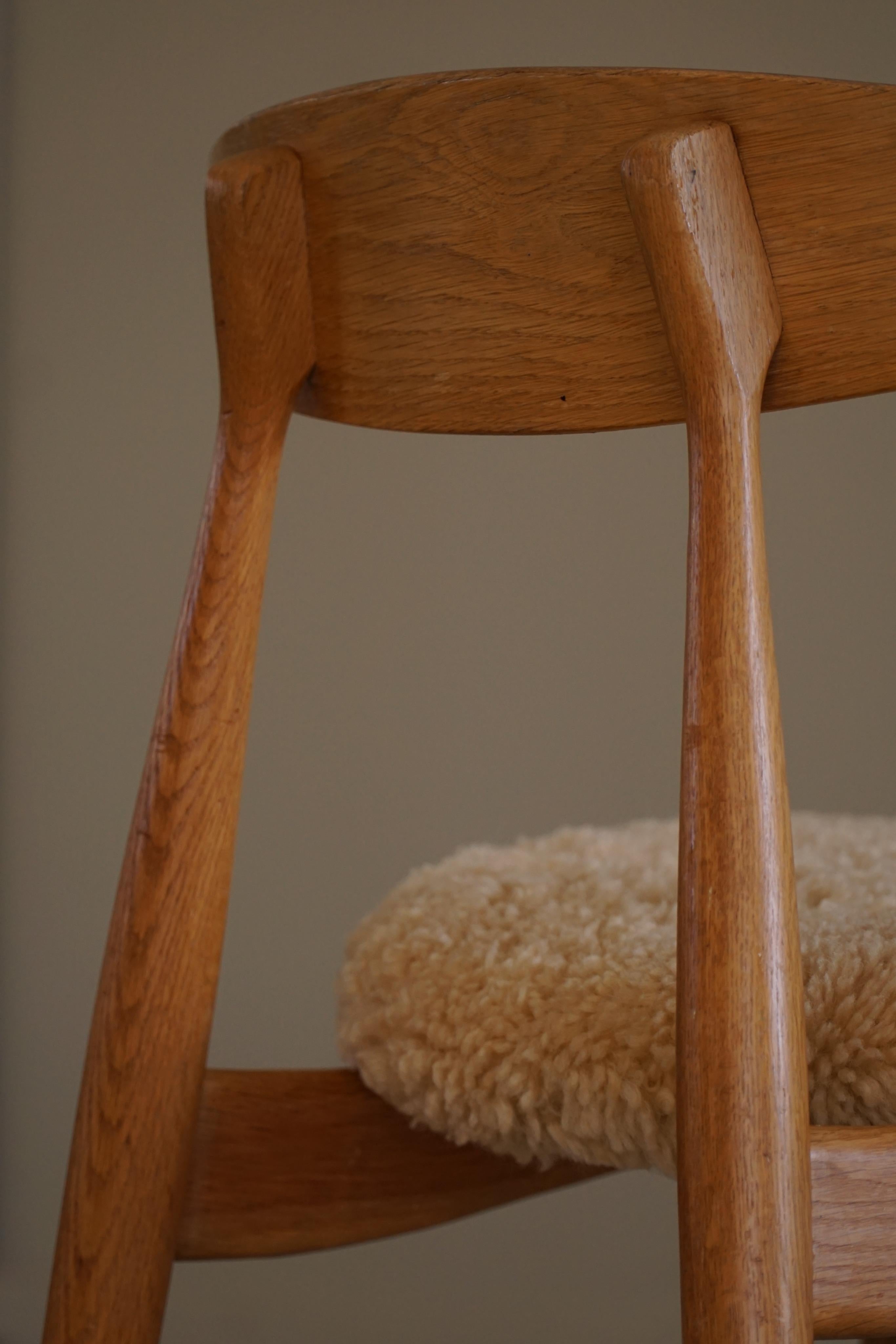 Hans J. Wegner, Chair in Oak & Lambswool, Model CH33, Danish Modern, 1960s 9