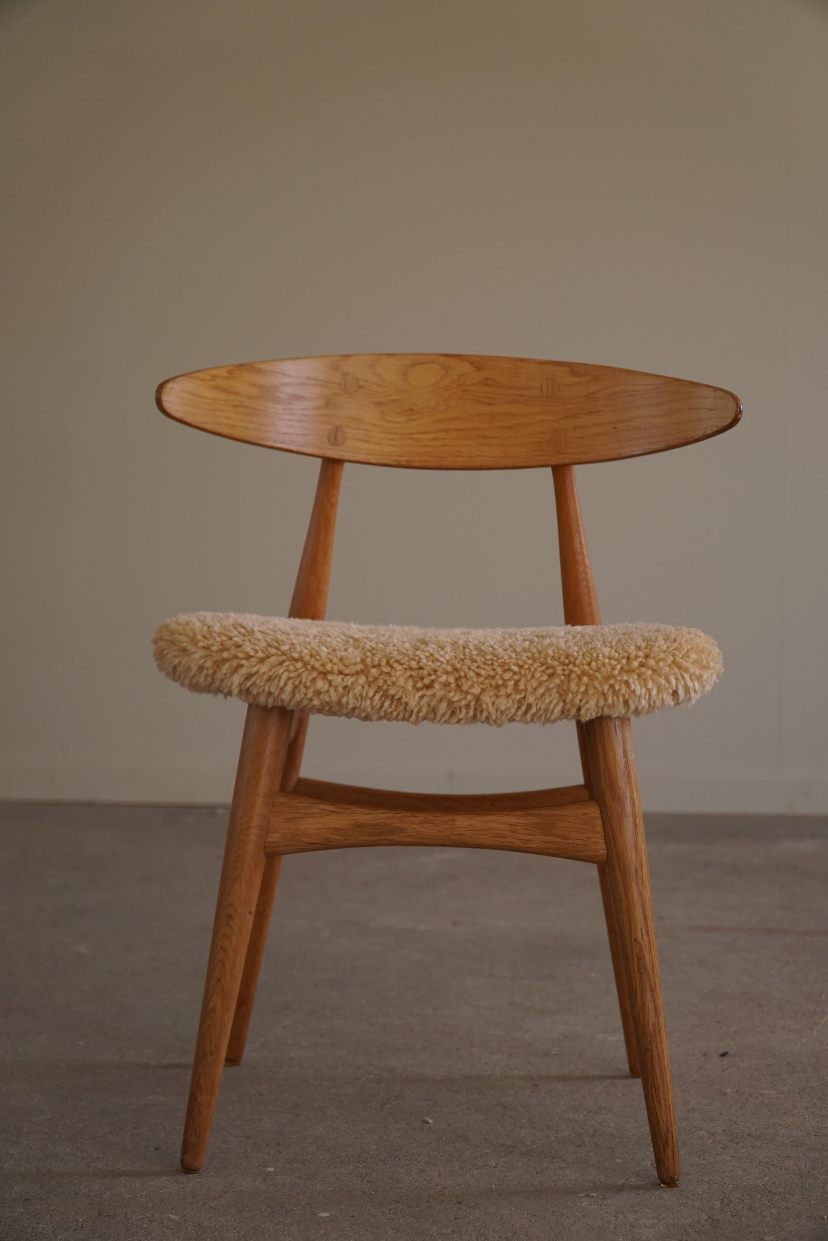 Hans J. Wegner, Chair in Oak & Lambswool, Model CH33, Danish Modern, 1960s 2