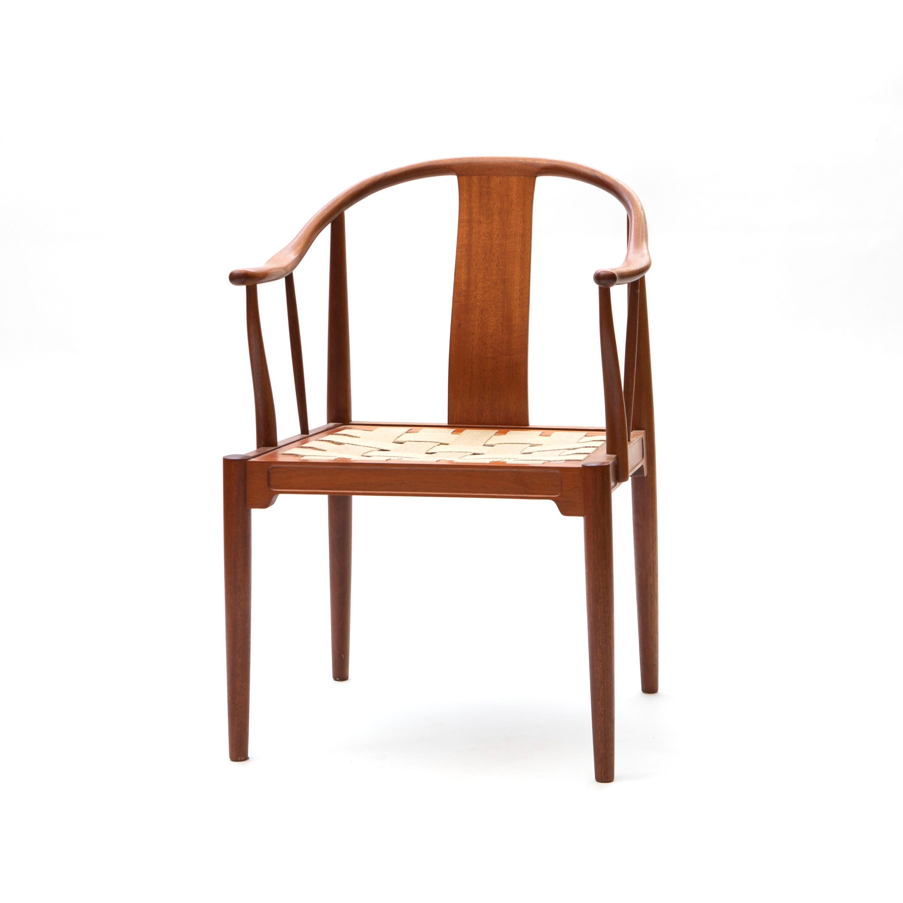 Leather Hans J. Wegner 'China Chair' for Fritz Hansen In Mahogany For Sale