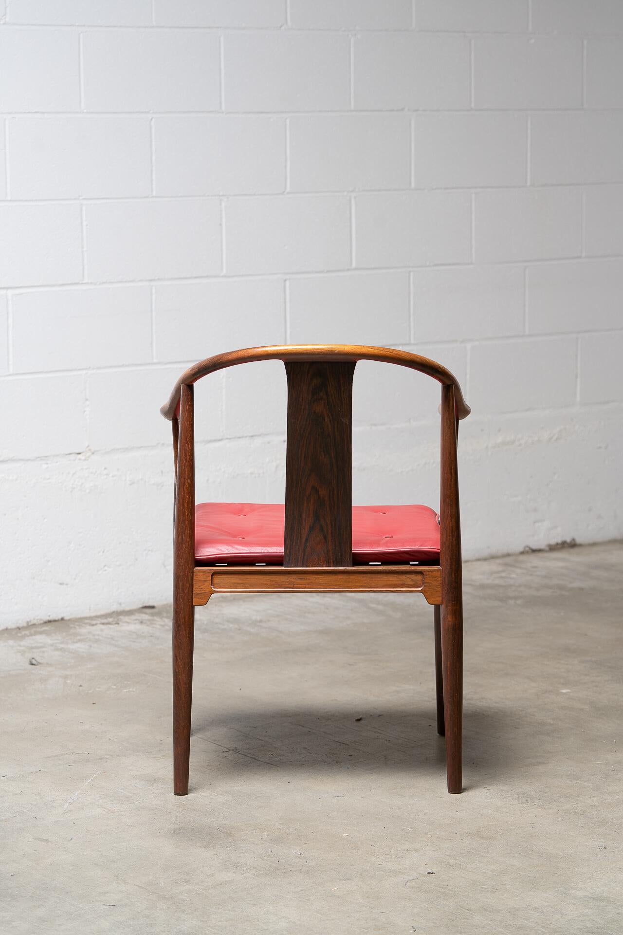 Hans J. Wegner “China” Chair in Brazilian Rosewood for Fritz Hansen For Sale 5