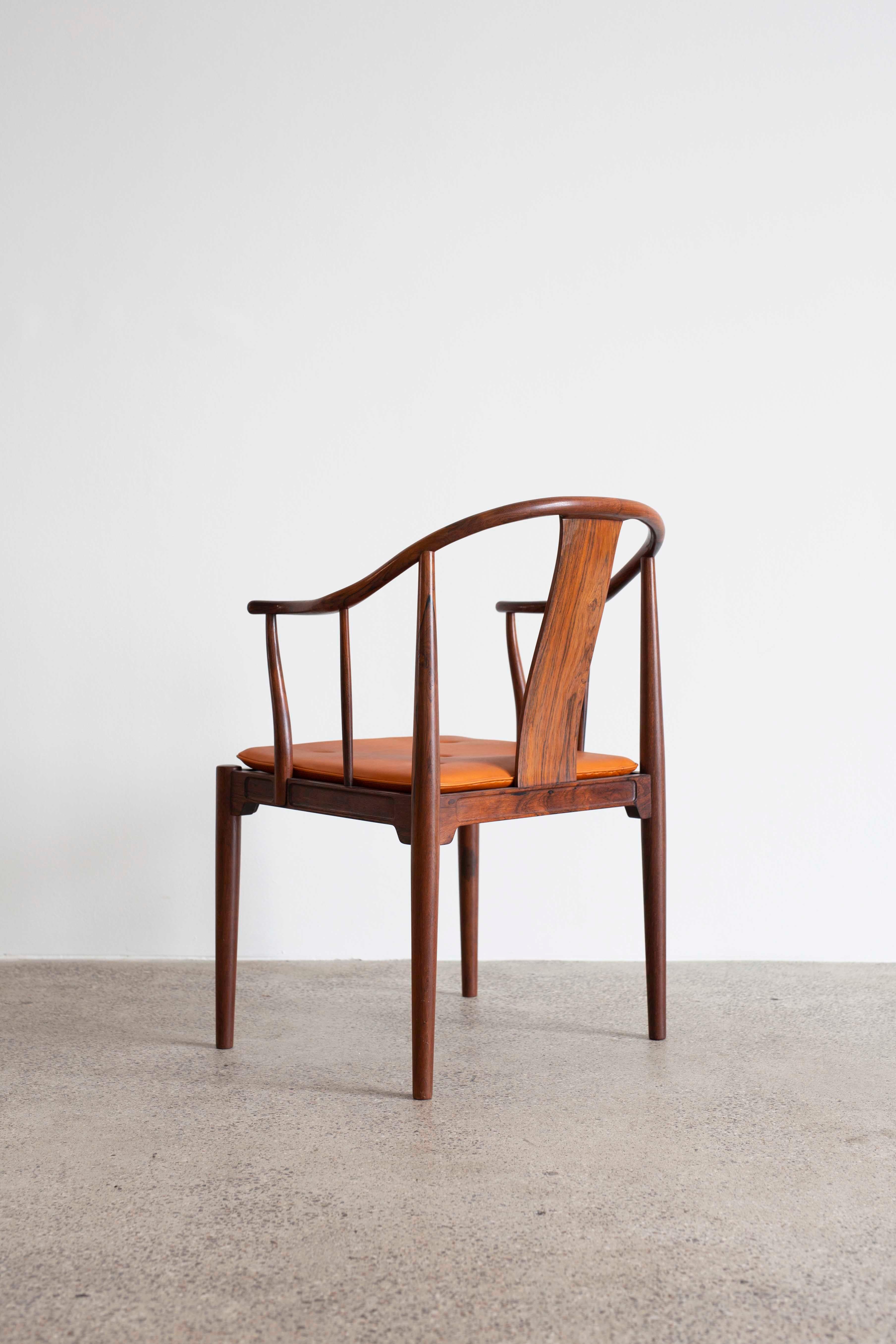 Scandinavian Modern Hans J. Wegner China Chair in Rosewood for Fritz Hansen, 1944 For Sale