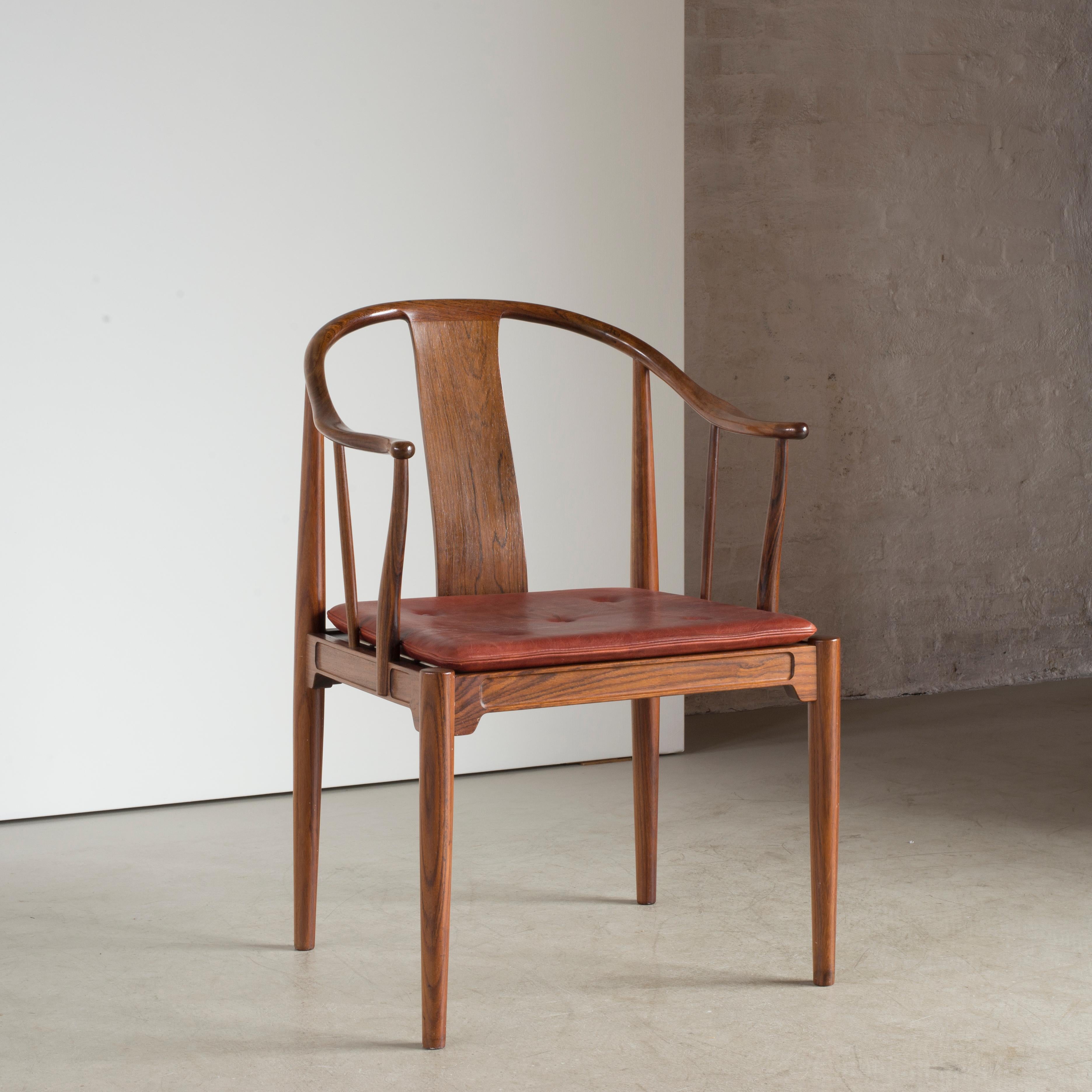 Cuir Hans J. Wegner Chaise chinoise en bois de rose pour Fritz Hansen