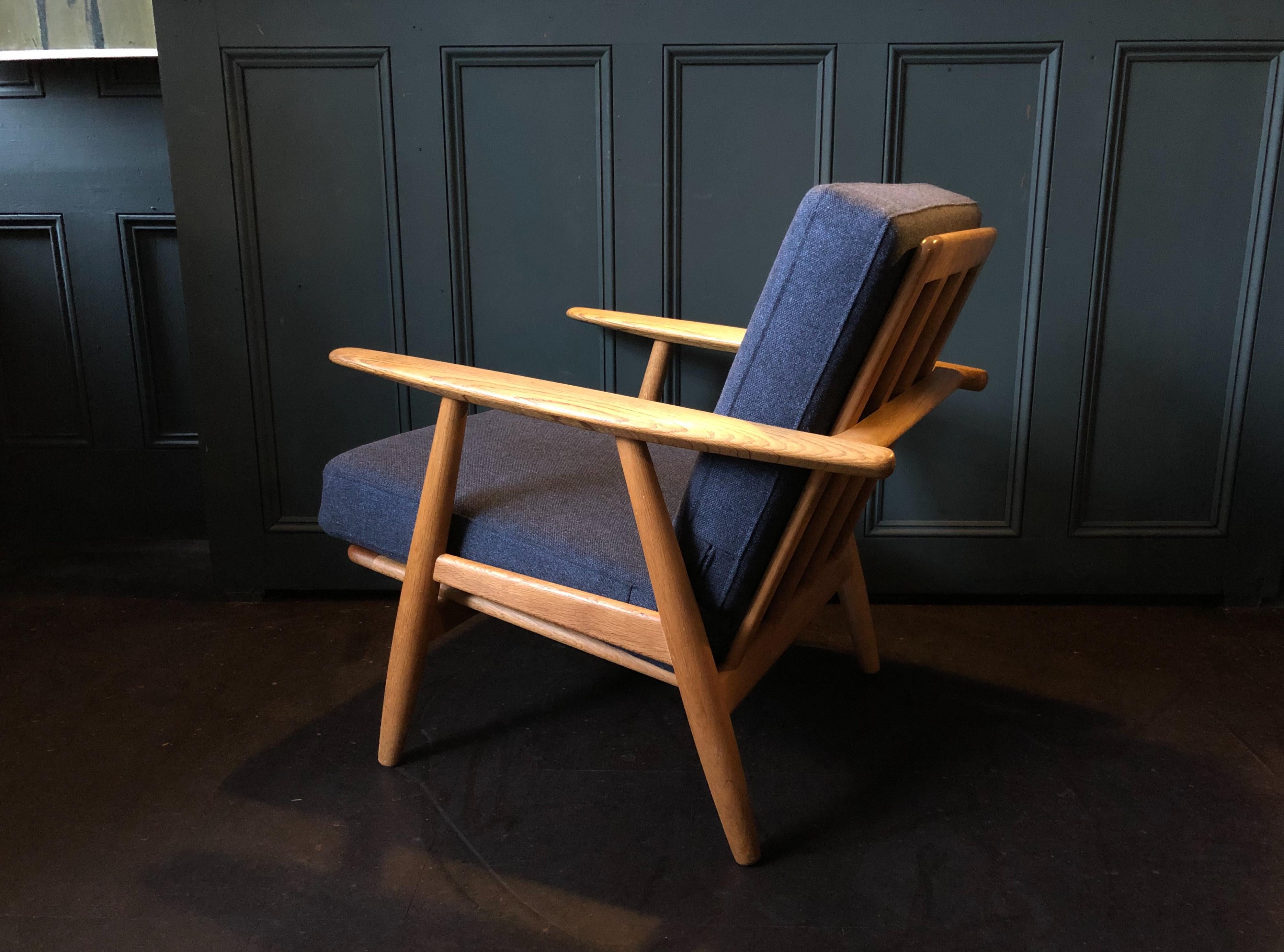 Hans J Wegner Cigar Chair, Original Model ge240, Reupholstered 1