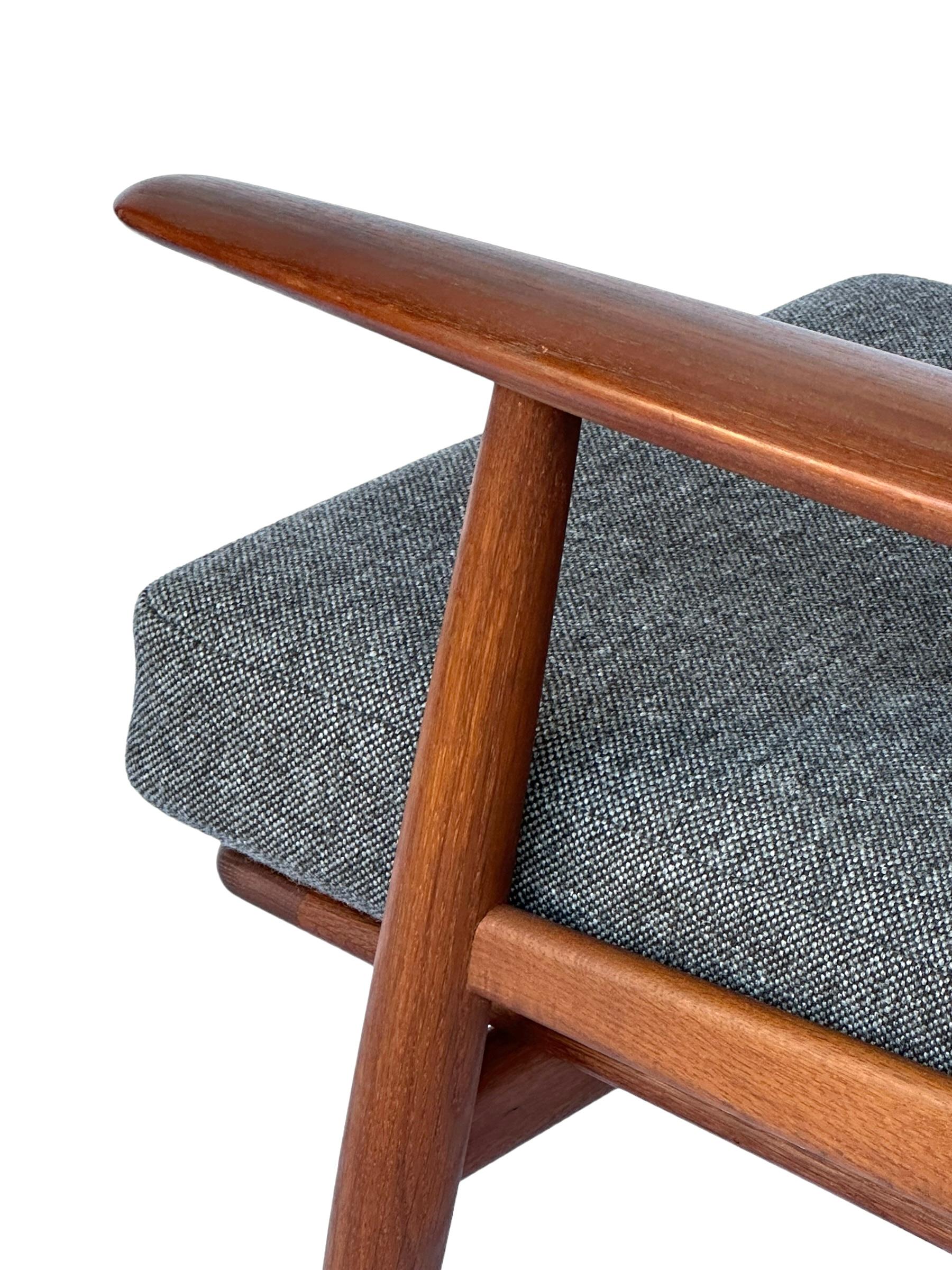 Hans J. Wegner Cigar Lounge Chair in Teak with New Maharam Upholstery For Sale 11