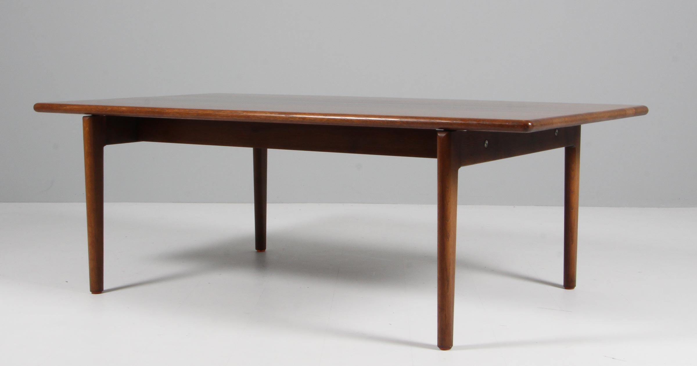 Hans J. Wegner coffee table, solid smoked oak.

Model GE-15, made by GETAMA, Denmark.