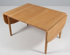 Hans J. Wegner Coffee Table, oak, model GE85