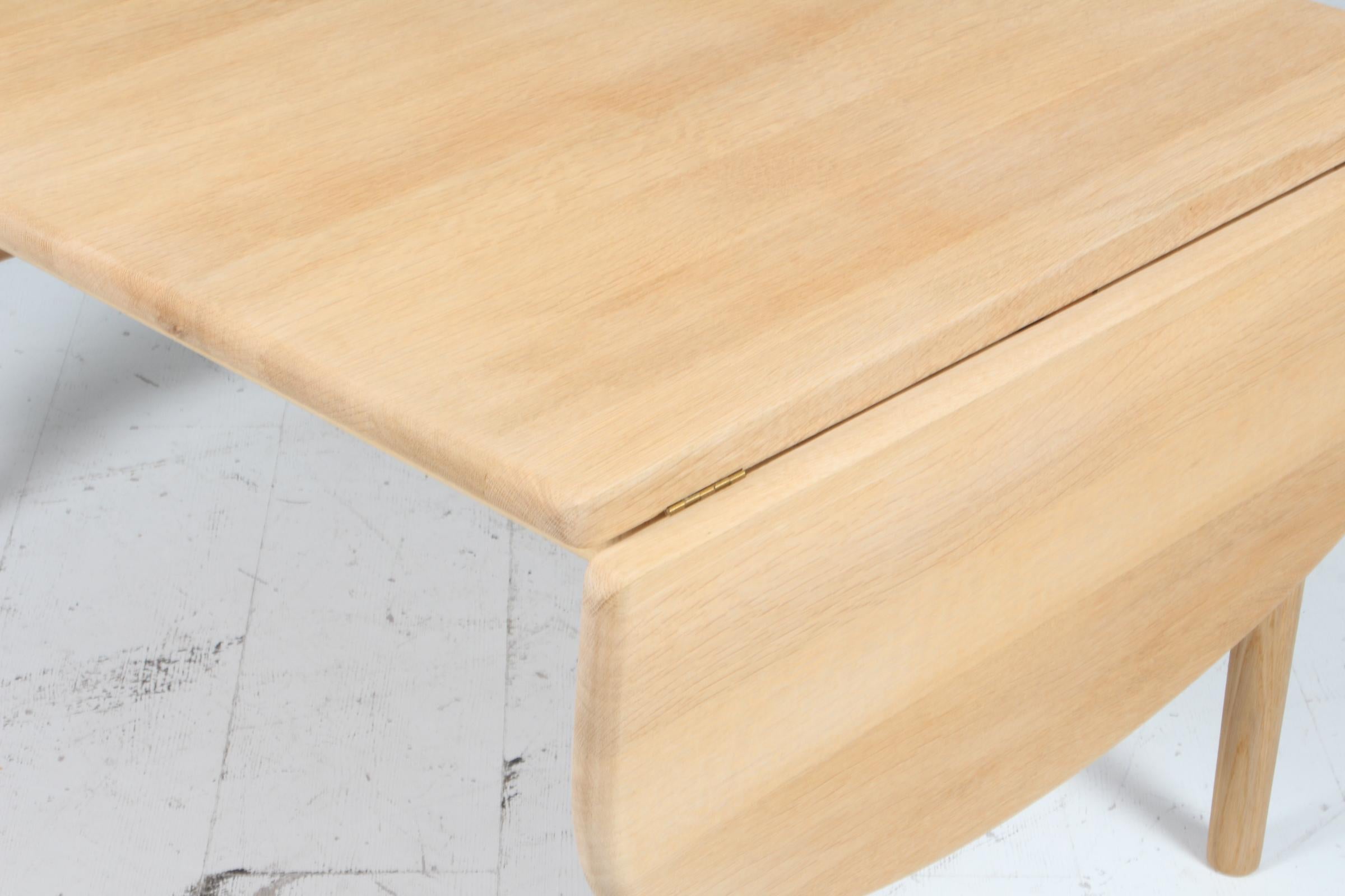Hans J. Wegner Coffee Table, oak, model GE85 (Dänisch) im Angebot