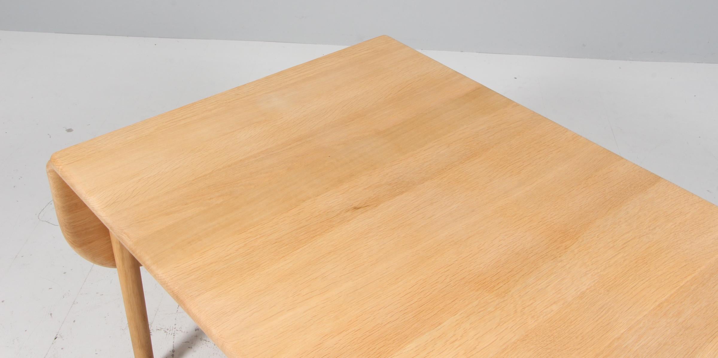 Hans J. Wegner Coffee Table, oak, model GE85 im Zustand „Hervorragend“ im Angebot in Esbjerg, DK