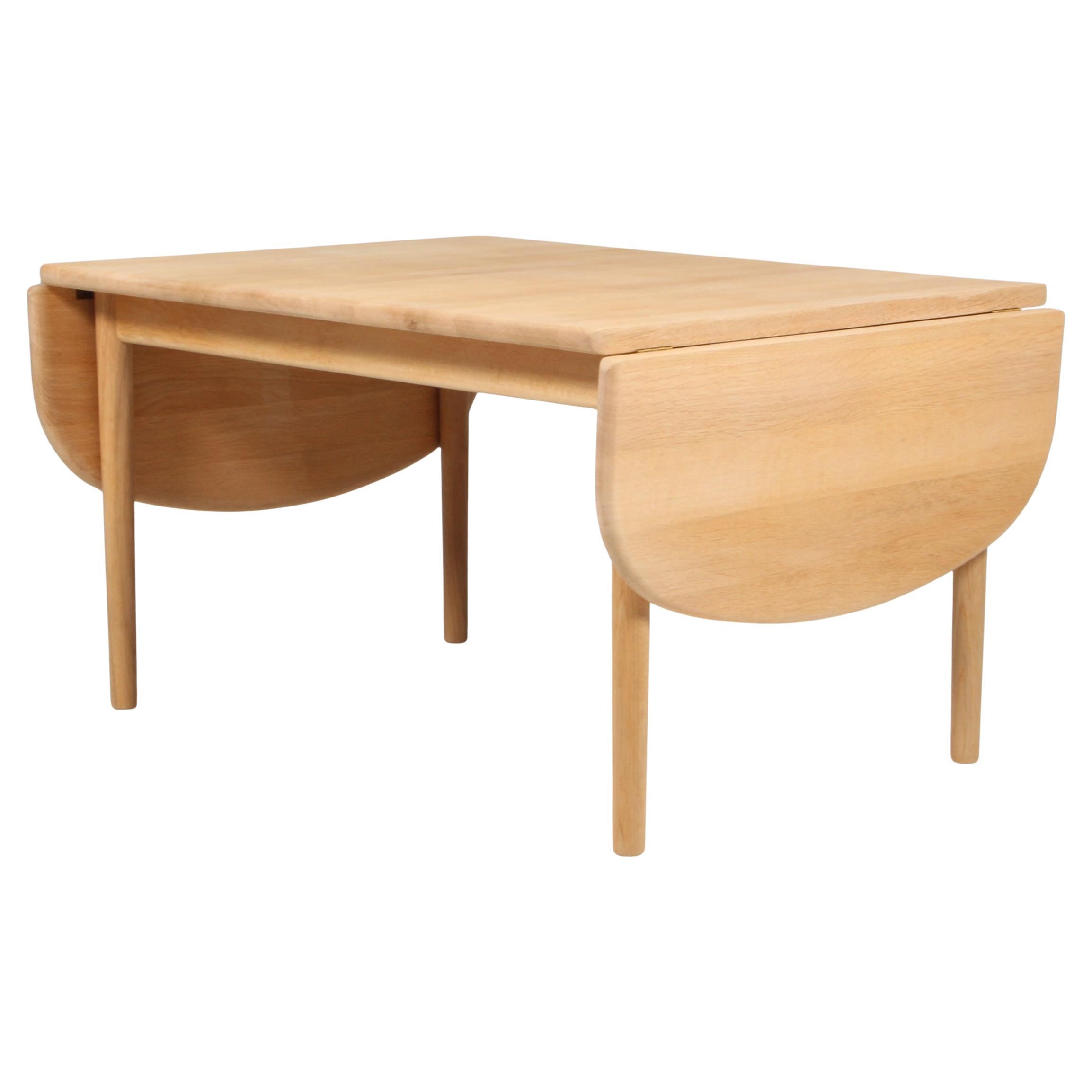 Hans J. Wegner Coffee Table, oak, model GE85 im Angebot