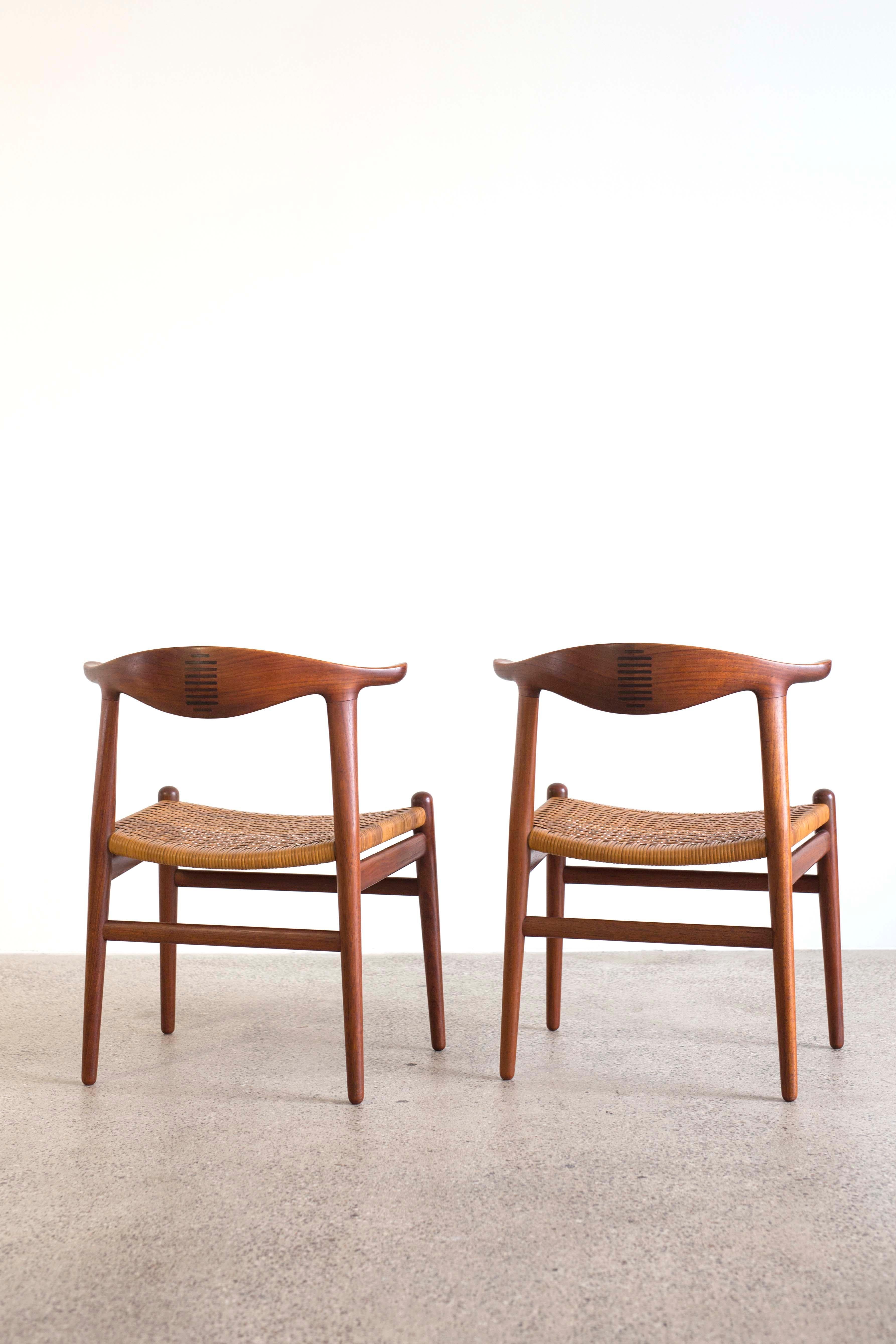 hans wegner cow horn chair