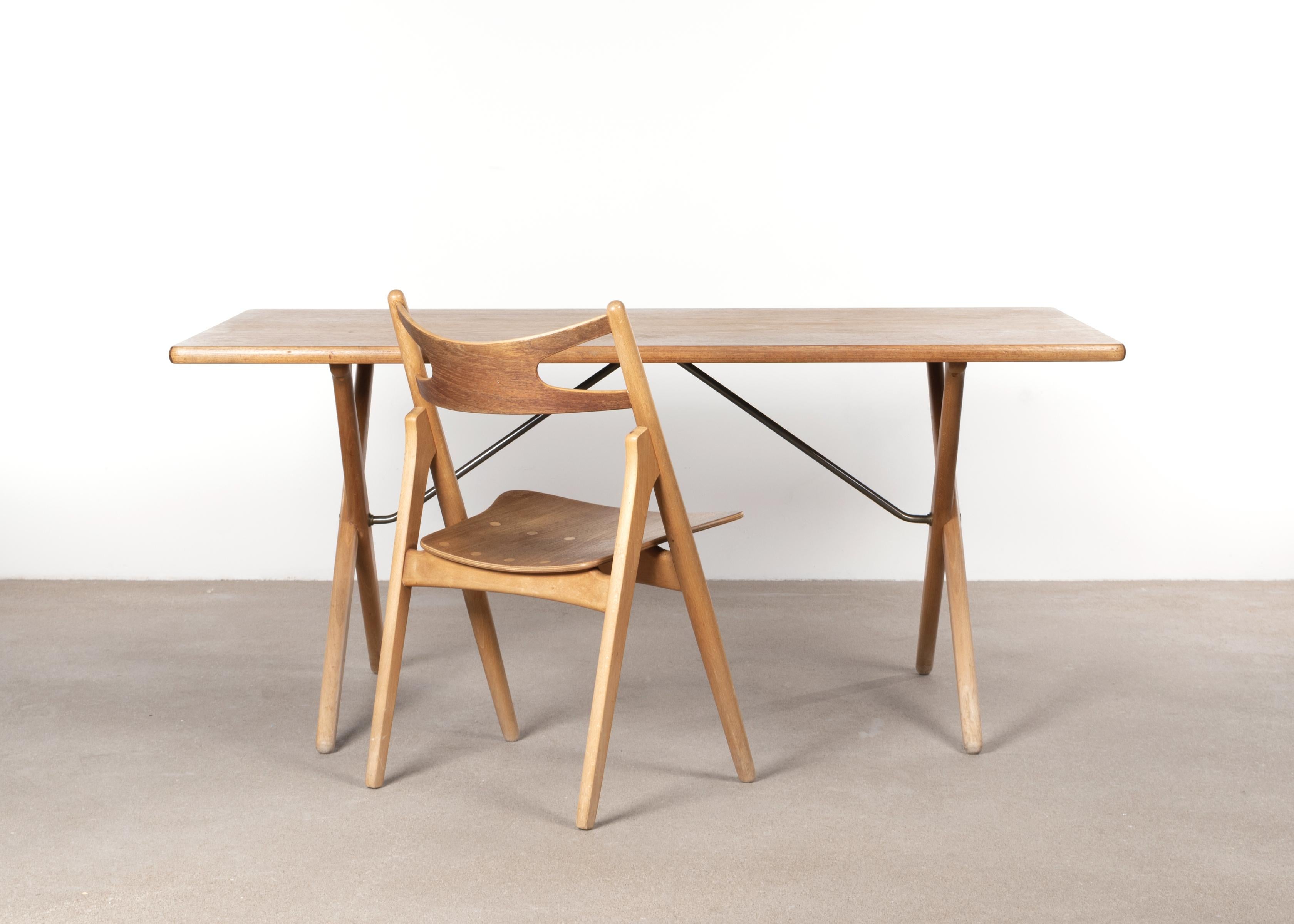 Scandinavian Modern Hans J. Wegner cross-leg table AT303 for Andreas Tuck, Denmark, 1966