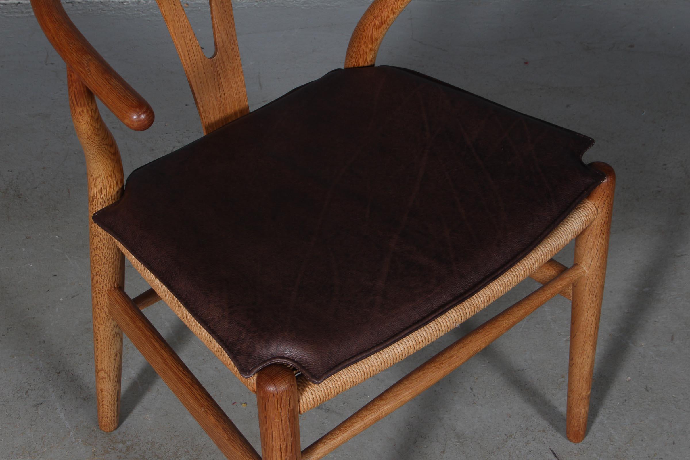 wishbone chair with cushion