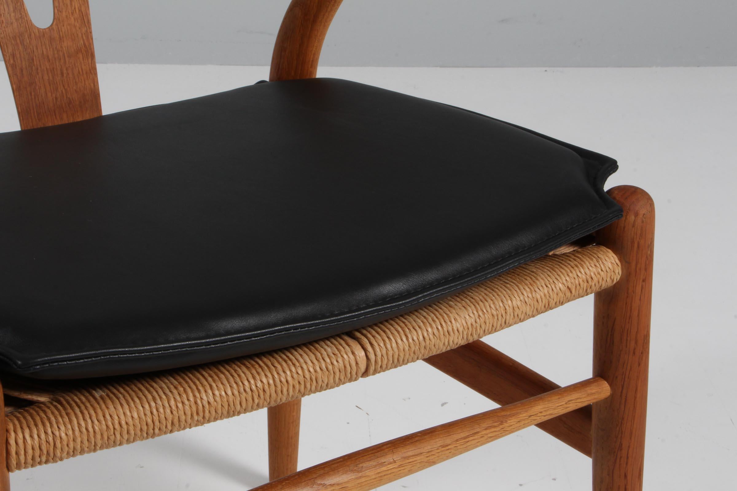 Danish Hans J. Wegner Cushion for Wishbone Chair CH24 For Sale
