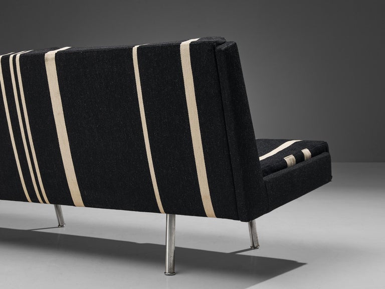 Hans J. Wegner Customizable Sofa ‘Airport’ in Striped Upholstery and Metal Frame For Sale 3