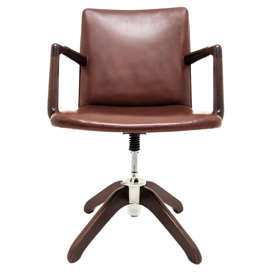 Hans J. Wegner Danish 1940s Leather and Oak Model A721 Executive Chair For Sale
