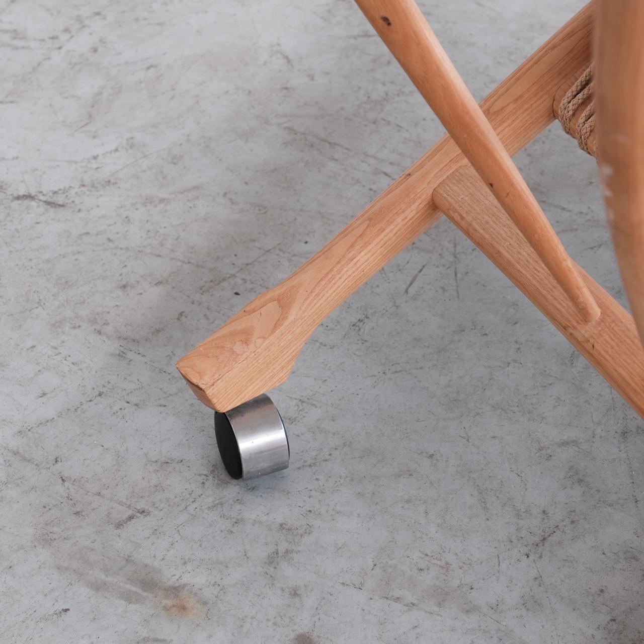 Silla circular danesa de mediados de siglo Hans J. Wegner en venta 4