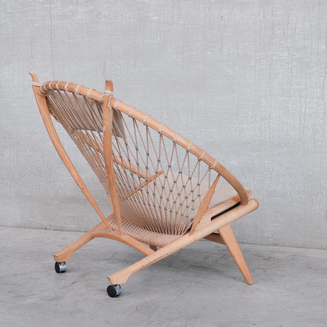Hans J Wegner Danish Mid-Century Circle Chair For Sale 6