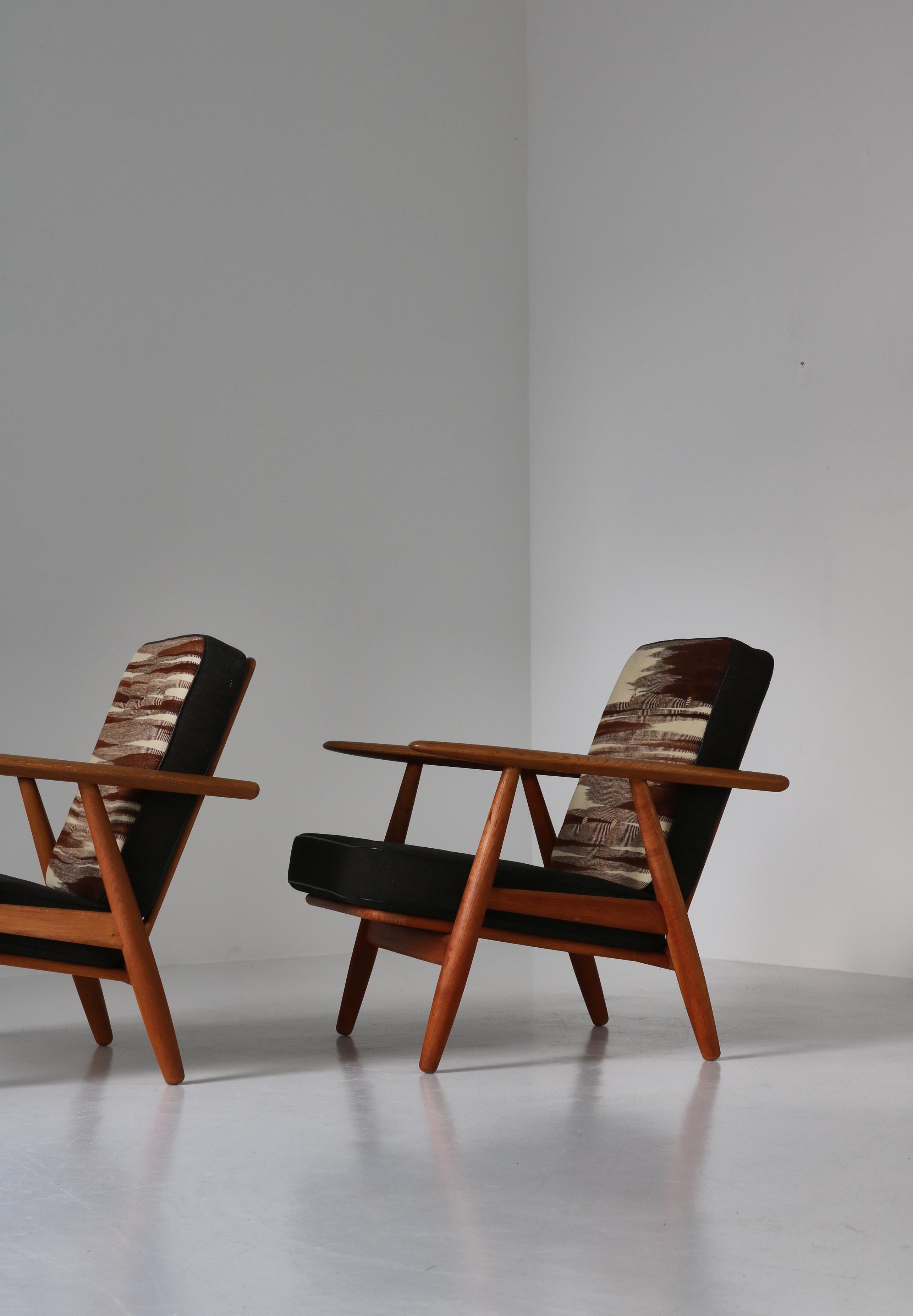 Hans J. Wegner fauteuils de salon modernes danois en chêne «GE-240 », GETAMA 1955 en vente 1