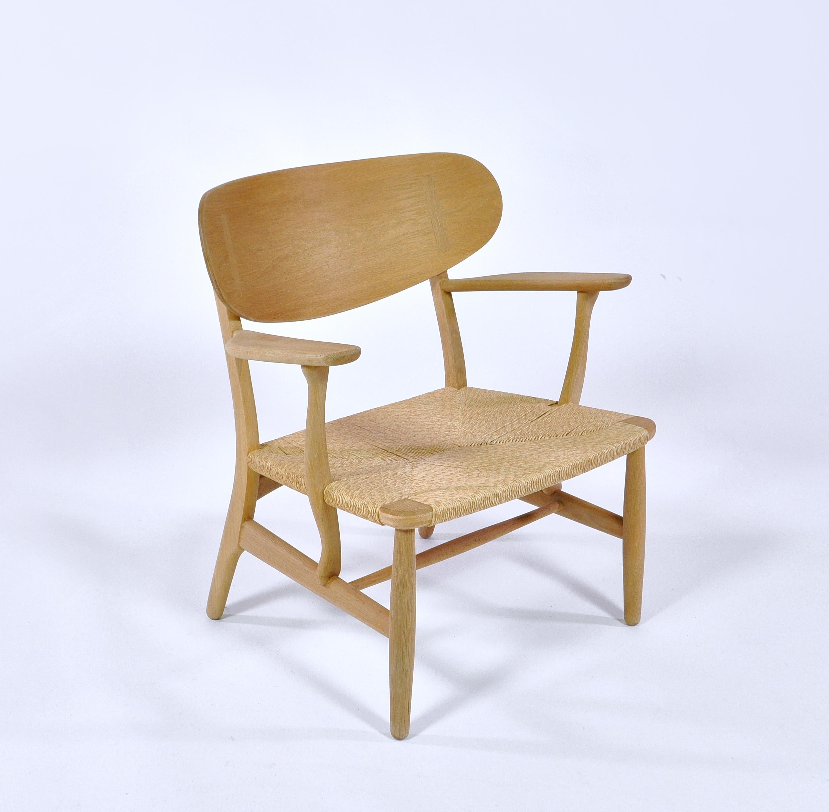 Papercord Hans J. Wegner Danish Modern Lounge Chair Model CH22 in Oak and Woven Paper Cord