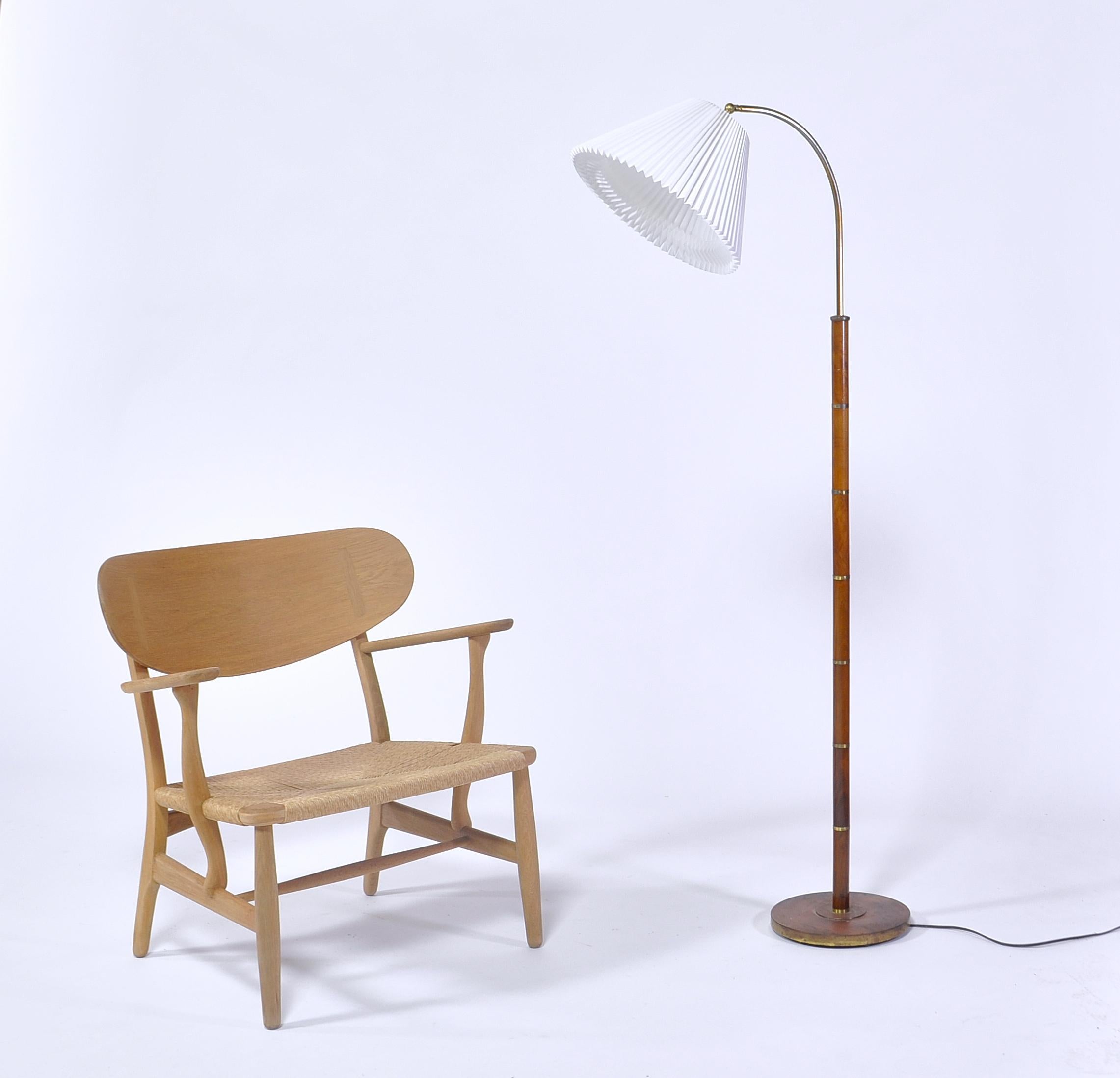 Hans J. Wegner Danish Modern Lounge Chair Model CH22 in Oak and Woven Paper Cord 3