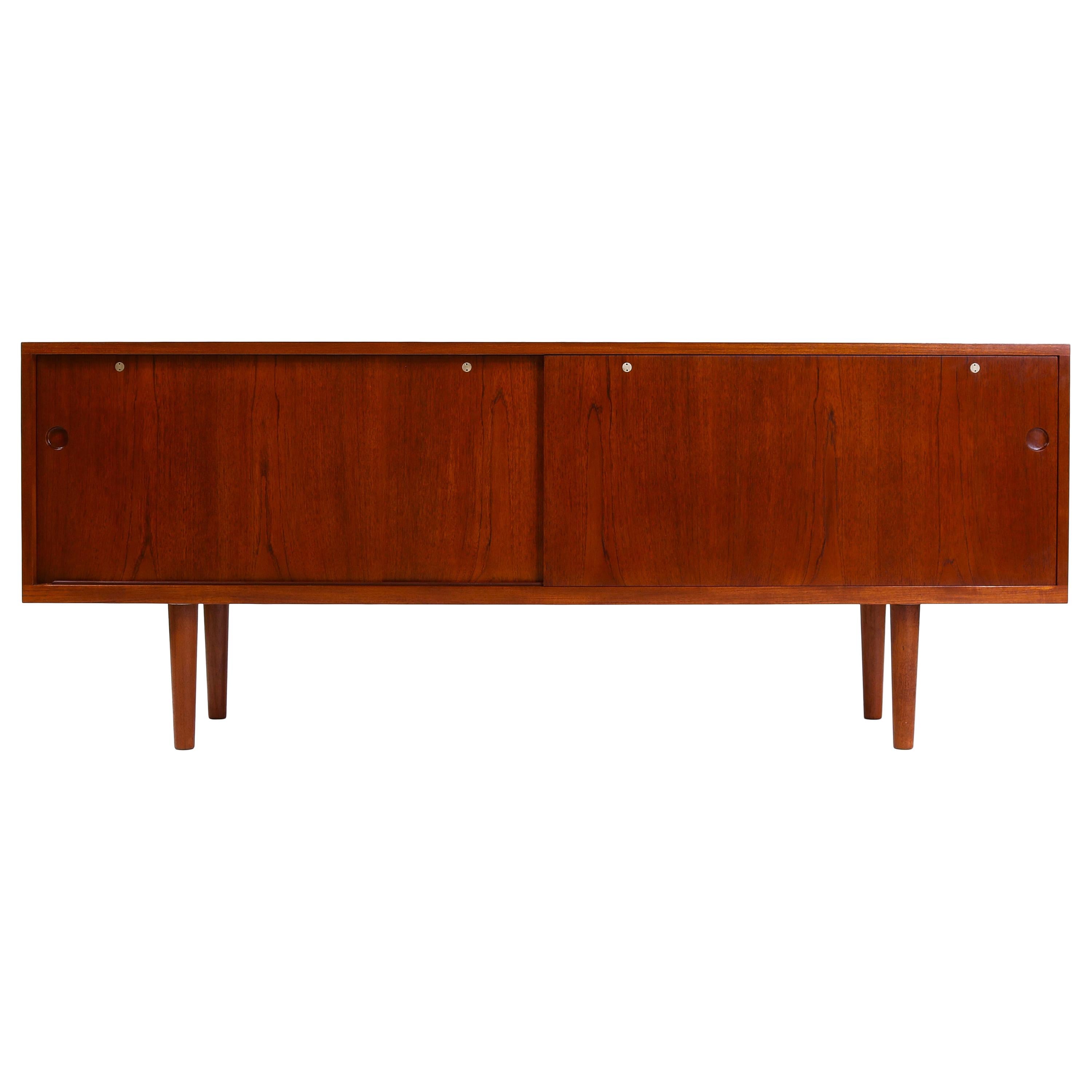 Hans J. Wegner Danish Modern Sideboard in Teakwood Model "RY26", 1960s