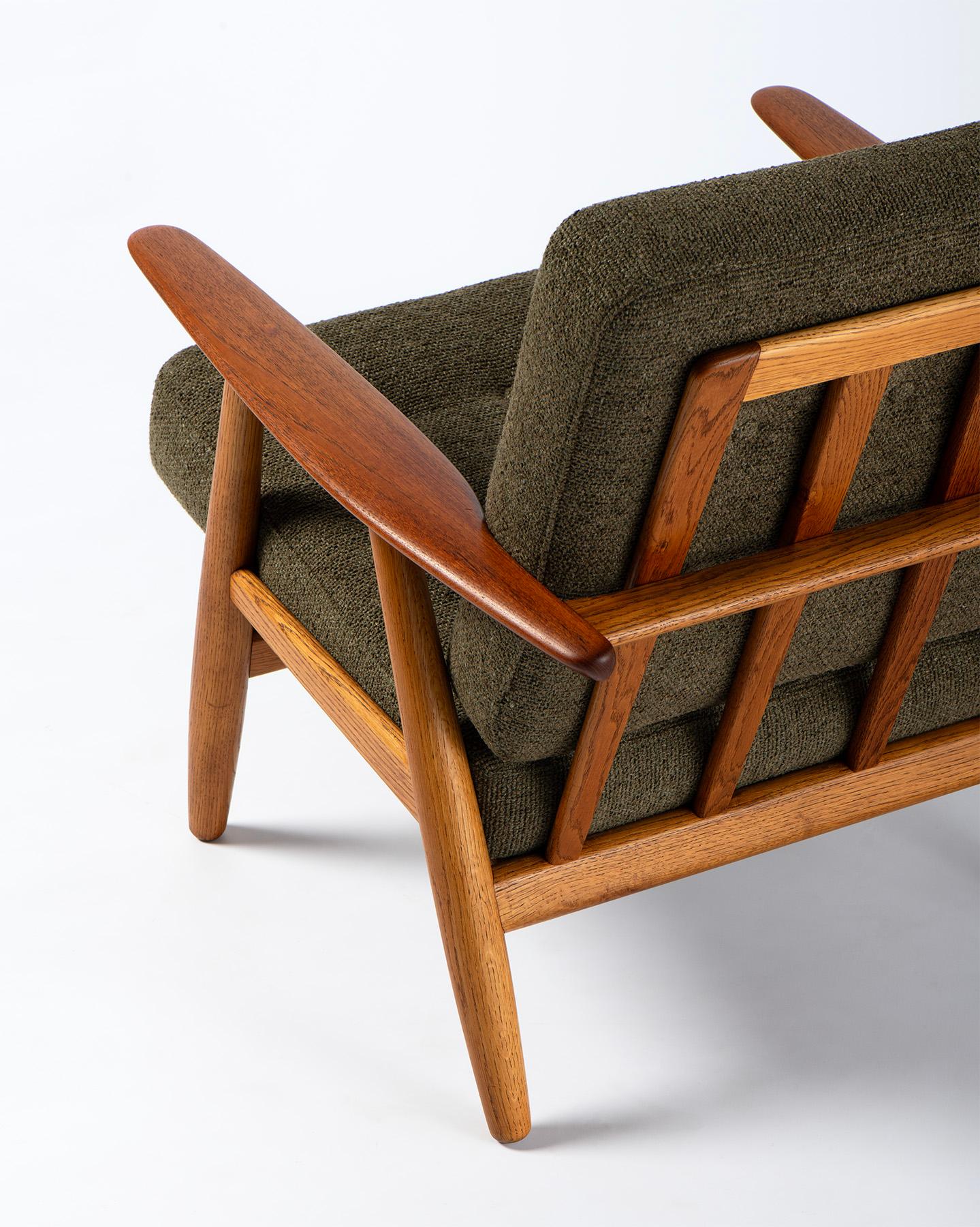 Milieu du XXe siècle Hans J. Wegner Chaise cigares en chêne et teck danois années 1950 en vente