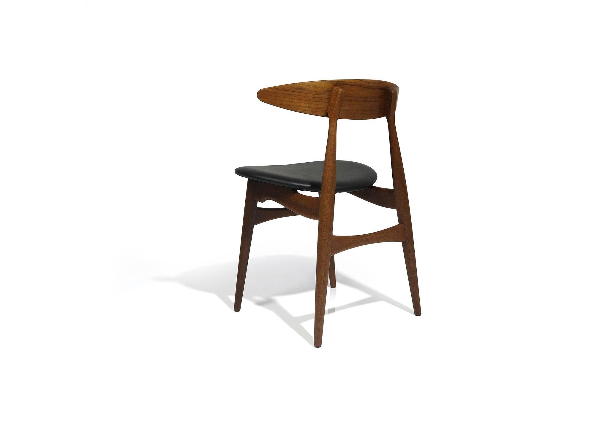 20th Century Hans J. Wegner Danish Teak Dining Chairs CH 33 for Carl Hansen For Sale