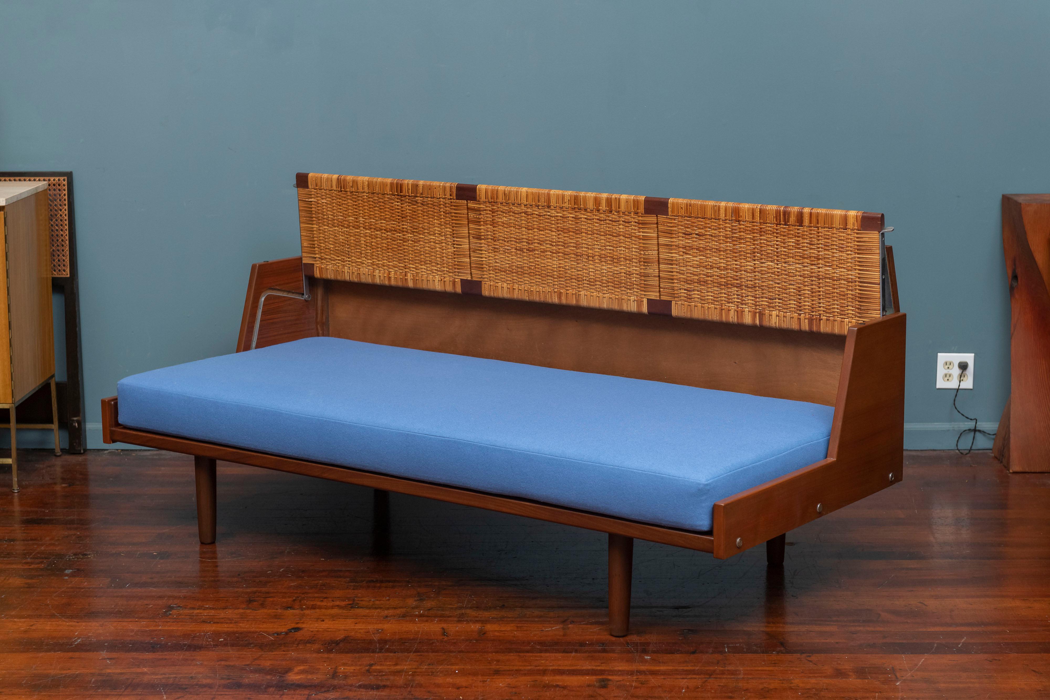 Scandinavian Modern Hans J. Wegner Daybed or Sofa for GETAMA Model GE7
