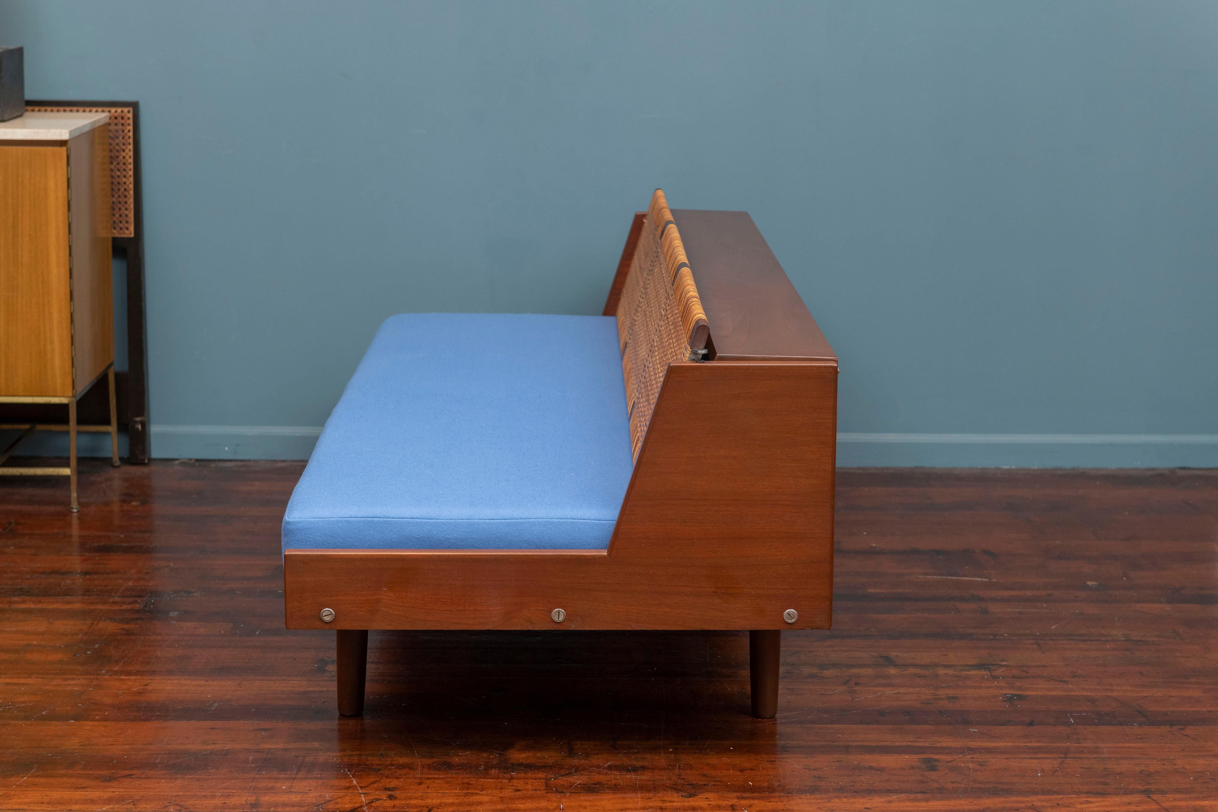 Upholstery Hans J. Wegner Daybed or Sofa for GETAMA Model GE7 For Sale