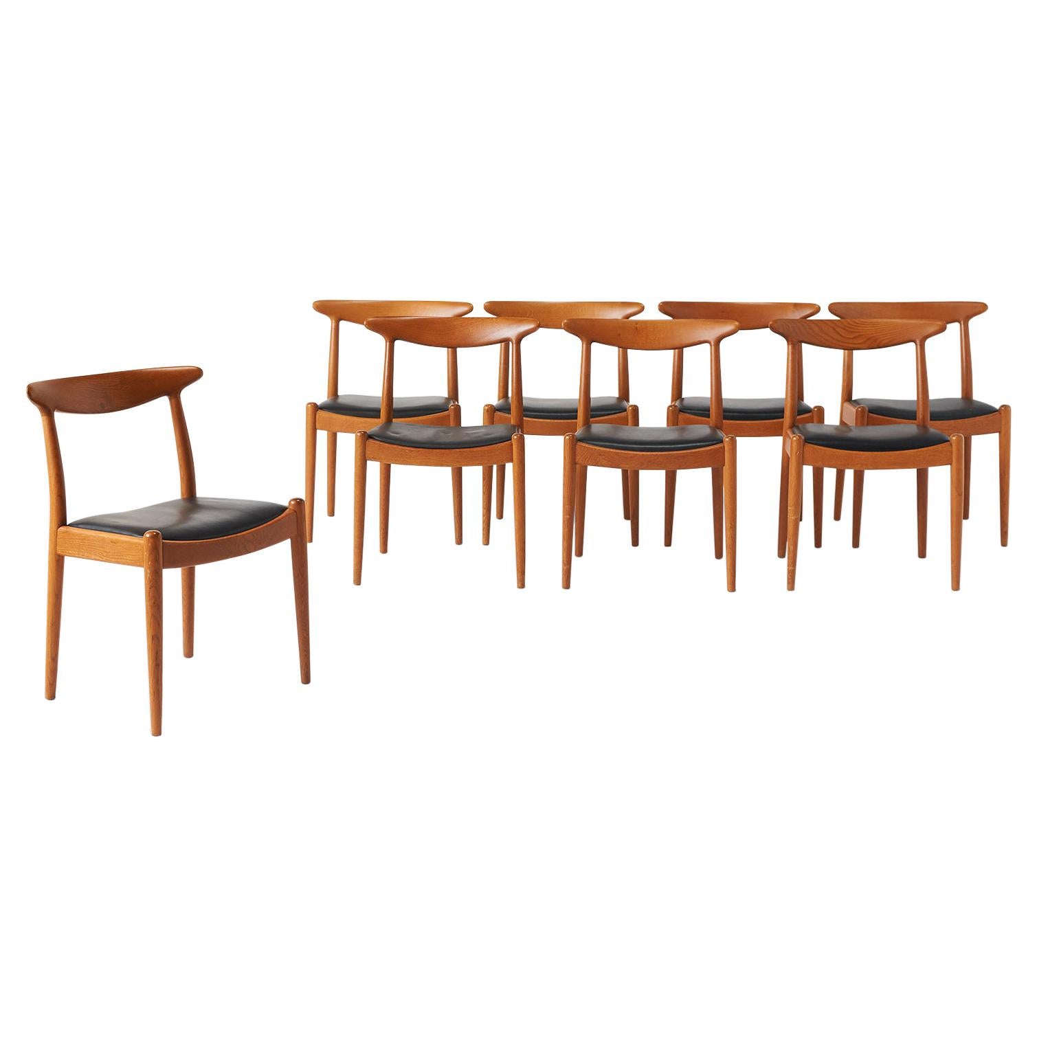 Ensemble de 8 chaises de salle à manger W2 de Hans J Wegner