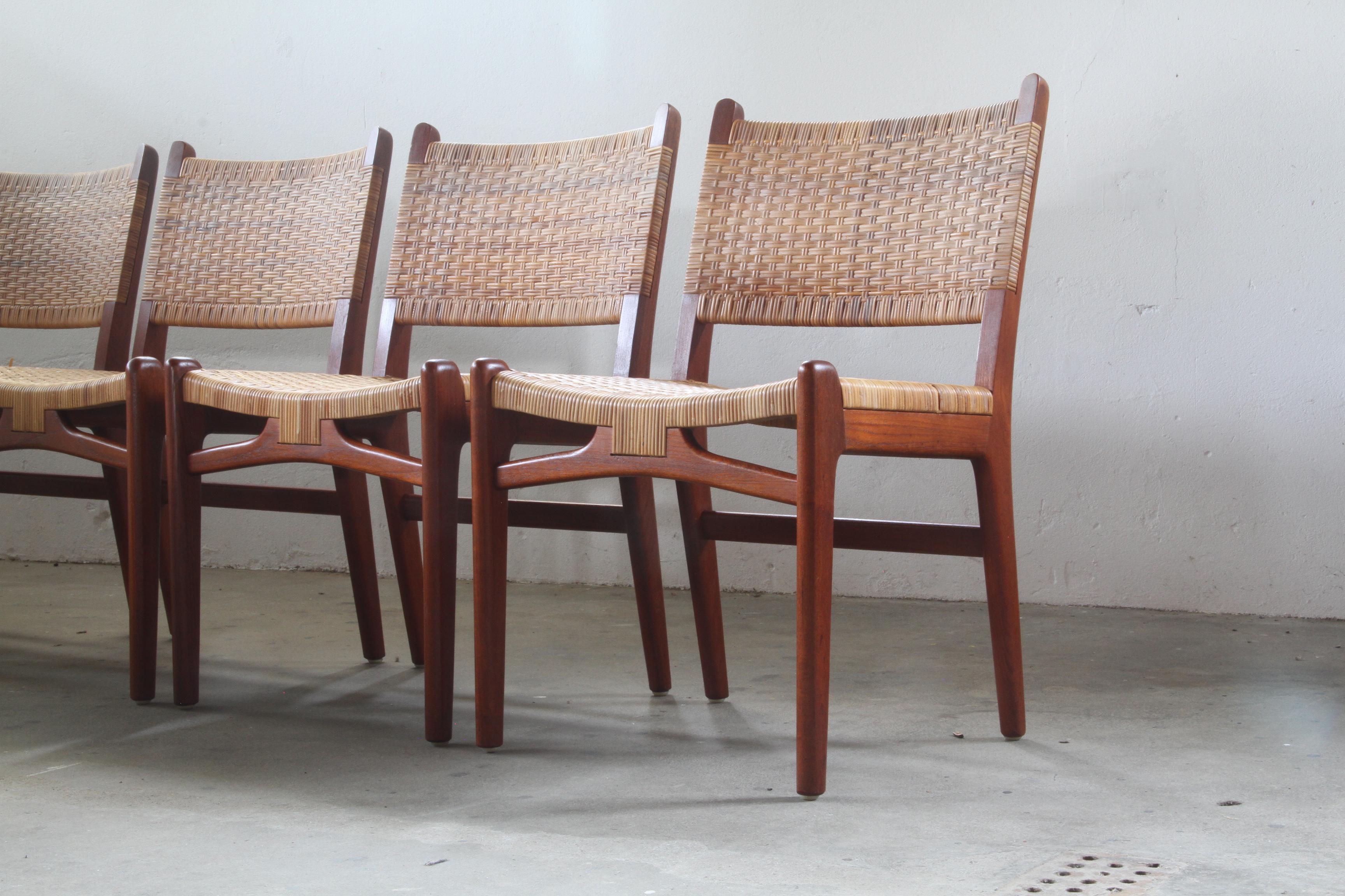 Danese Hans J. Wegner Dining Chairs in Teak Model CH-31 by Carl Hansen & Søn in vendita