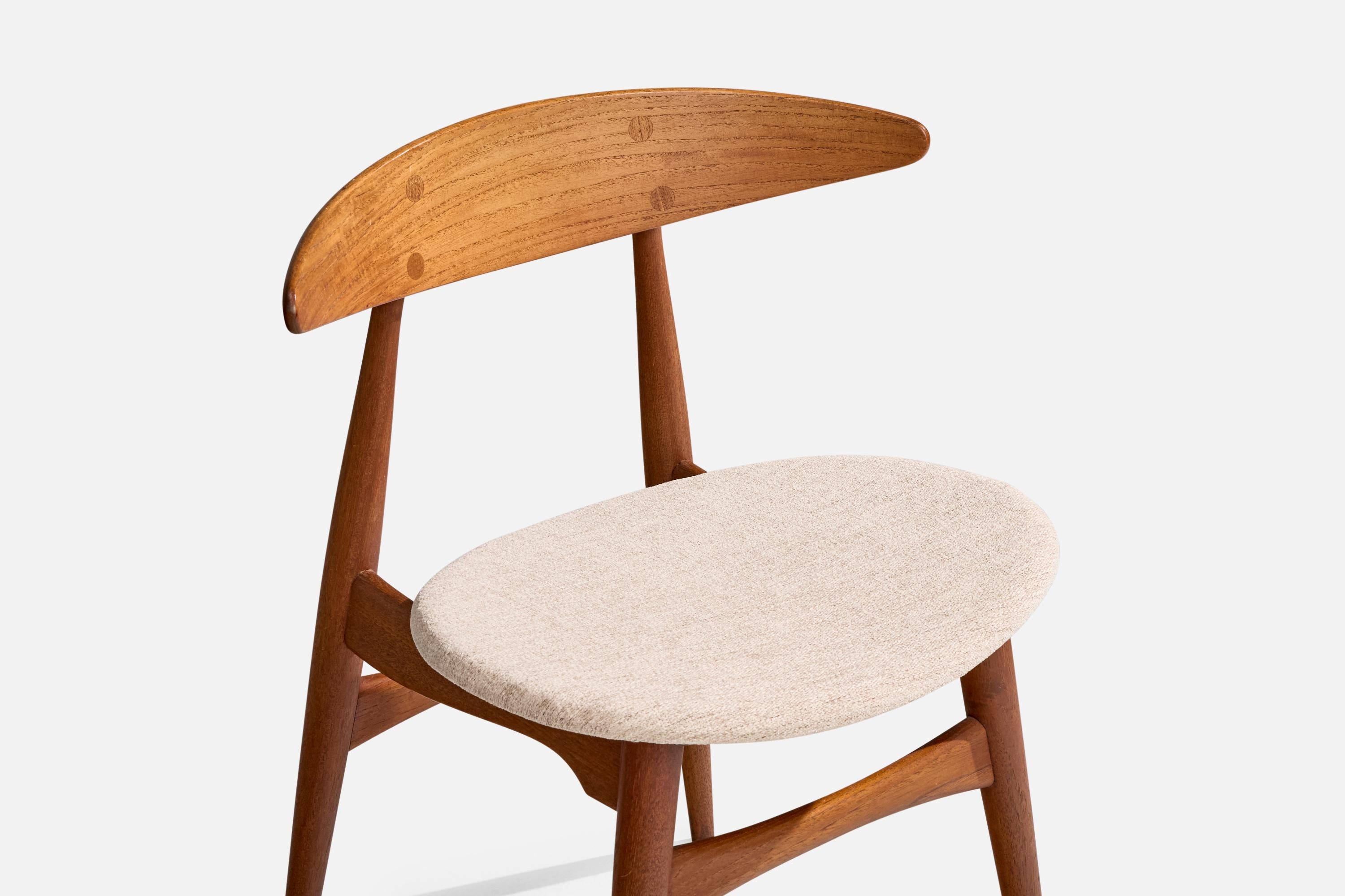 Hans J. Wegner, Esszimmerstühle, Eiche, Teak, Stoff, Dänemark, 1960er Jahre im Zustand „Gut“ im Angebot in High Point, NC