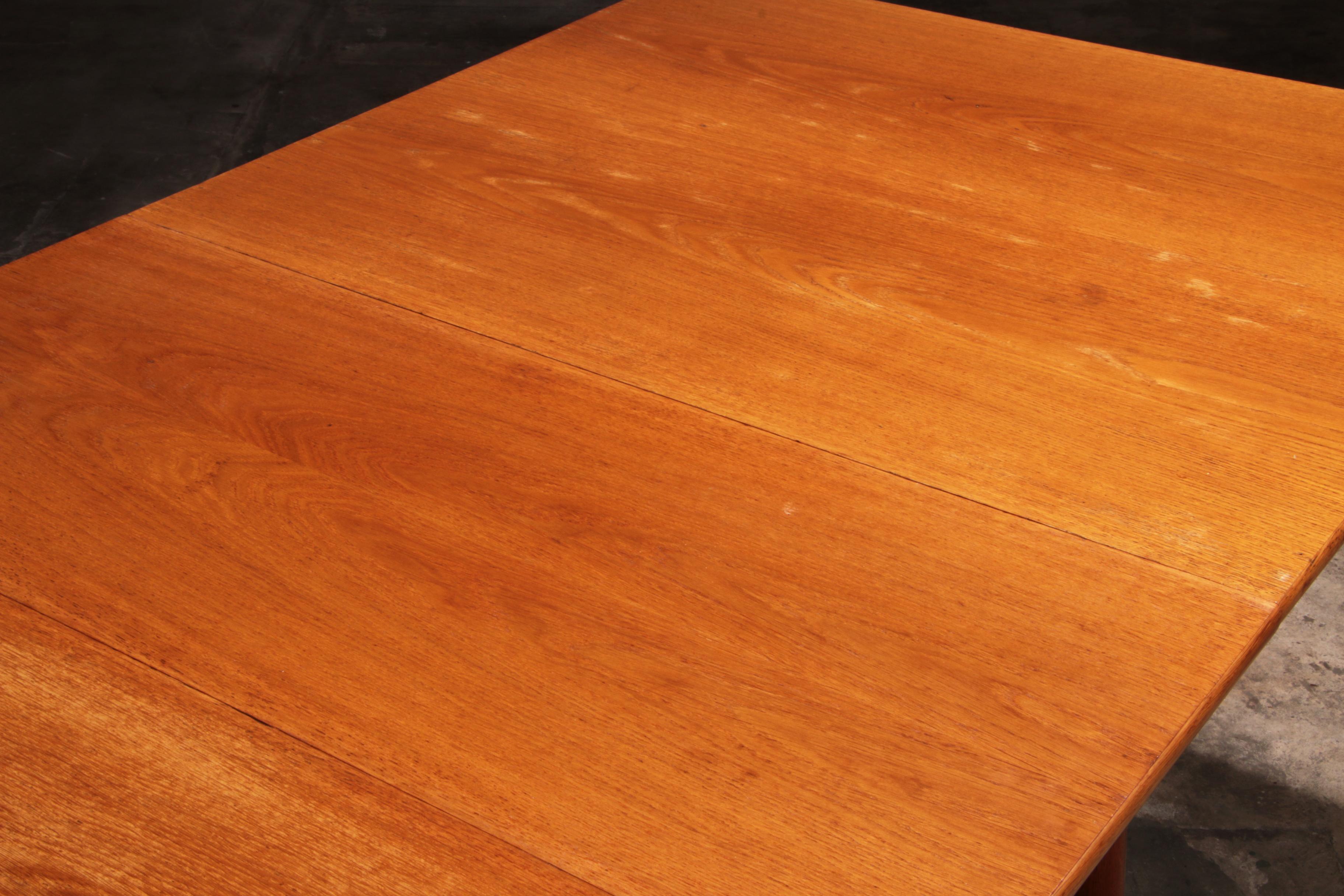 Ensemble de salle à manger Hans J Wegner 8 chaises CH29 Sawbuck et table AT 310 en vente 5