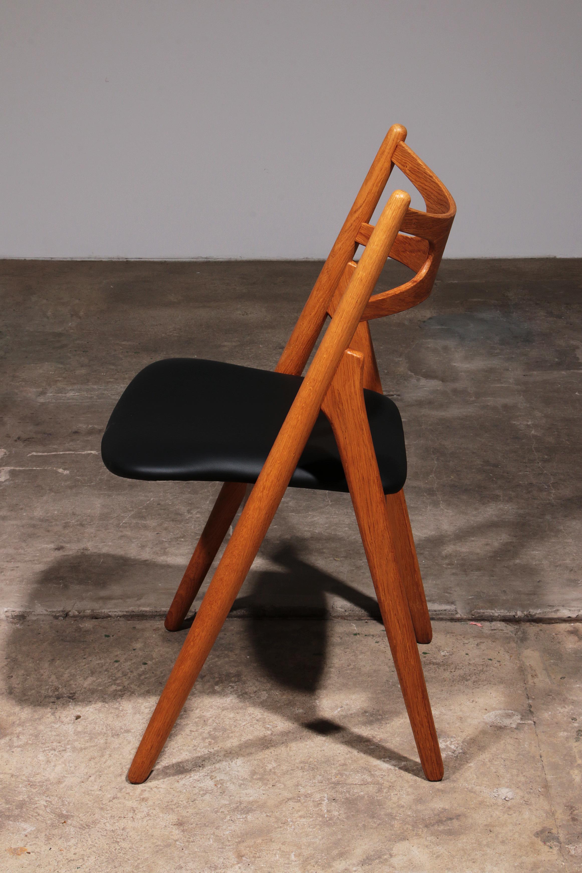 Ensemble de salle à manger Hans J Wegner 8 chaises CH29 Sawbuck et table AT 310 en vente 9