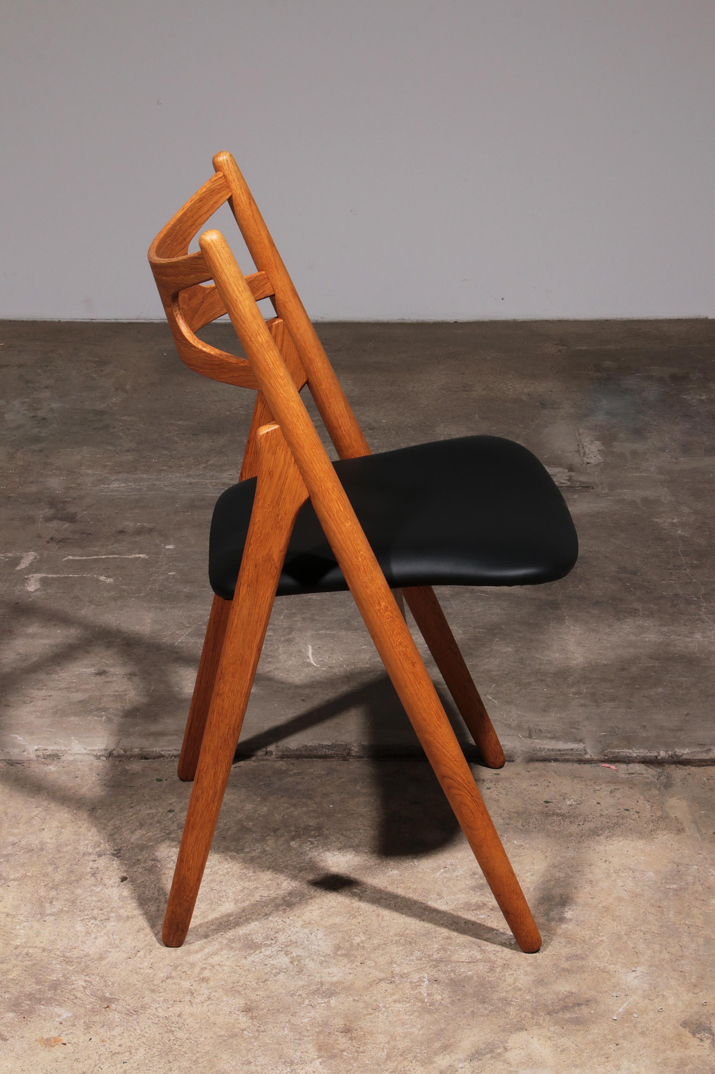 Ensemble de salle à manger Hans J Wegner 8 chaises CH29 Sawbuck et table AT 310 en vente 11