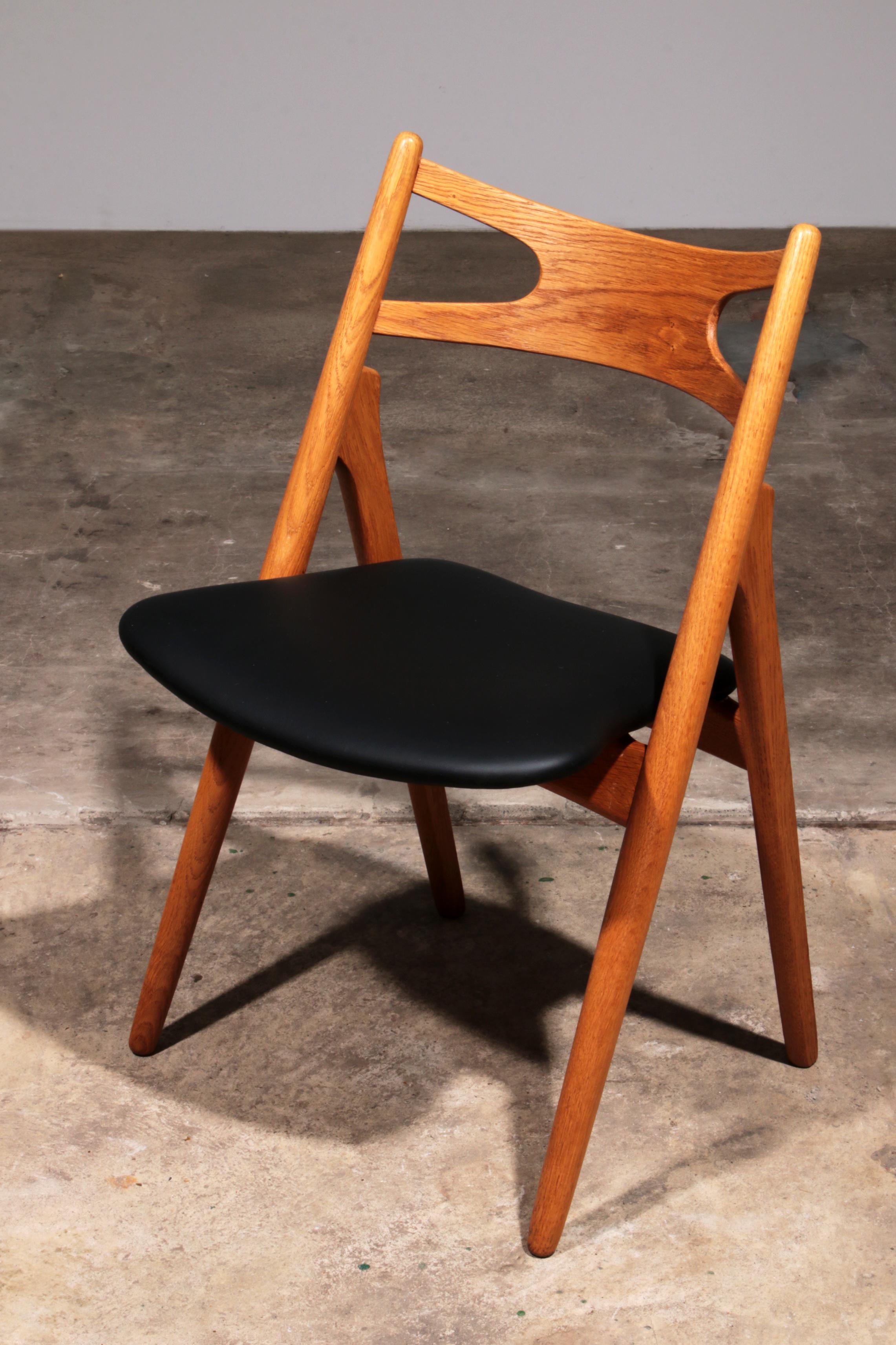 Ensemble de salle à manger Hans J Wegner 8 chaises CH29 Sawbuck et table AT 310 en vente 12