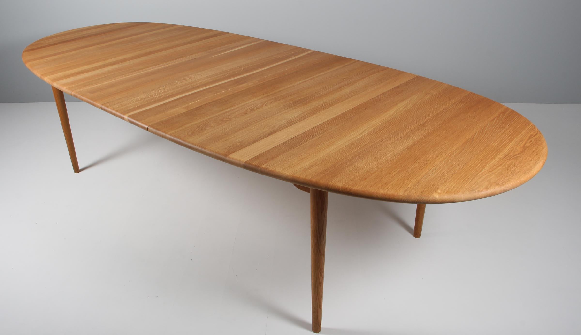 Contemporary Hans J. Wegner Dining Table, Model CH339 Oiled Oak, Carl Hansen, Denmark