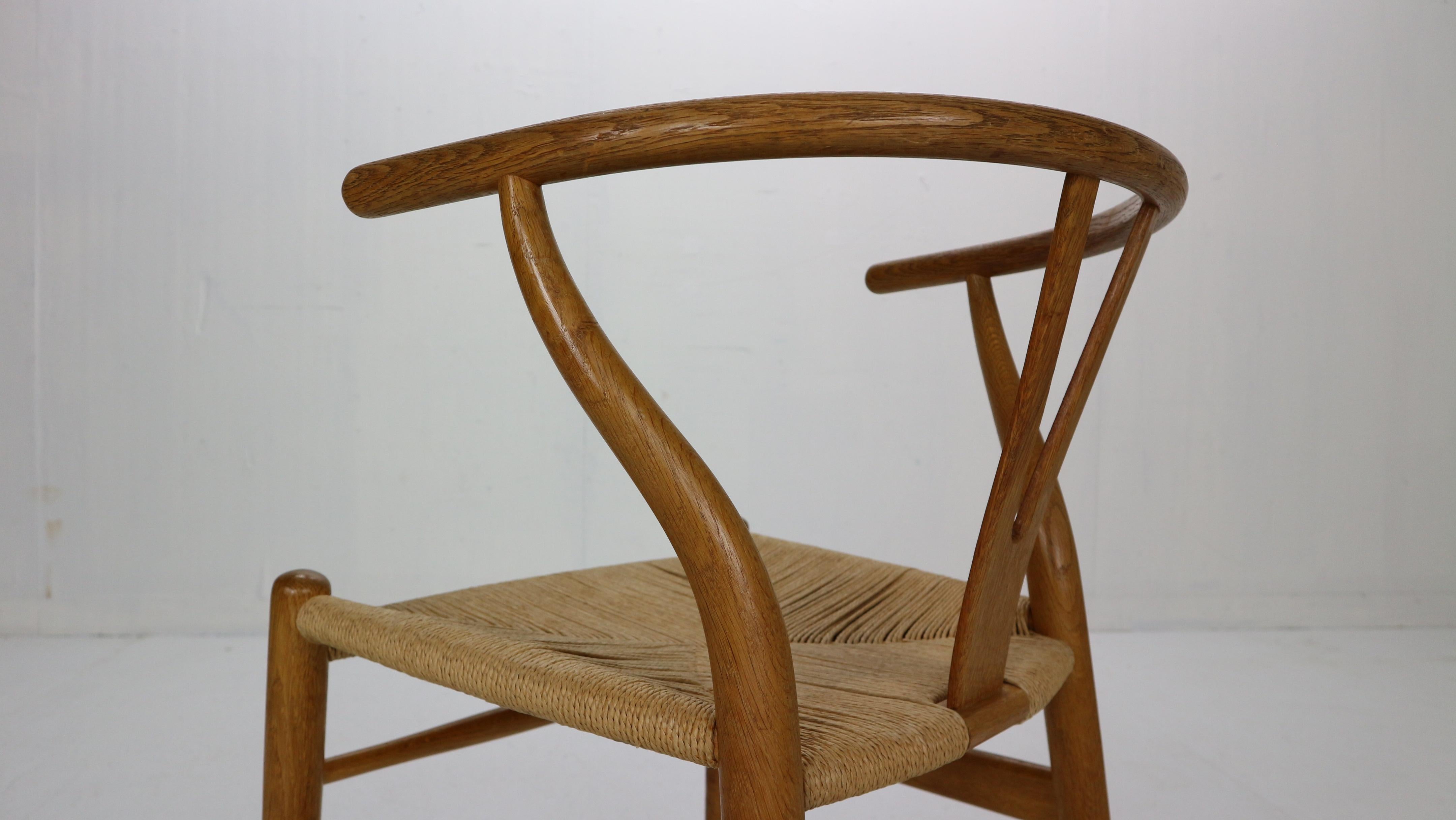 Hans J. Wegner Early Edition Set of 8 Oak Wishbone CH24 Chairs, 1950, Denmark 1
