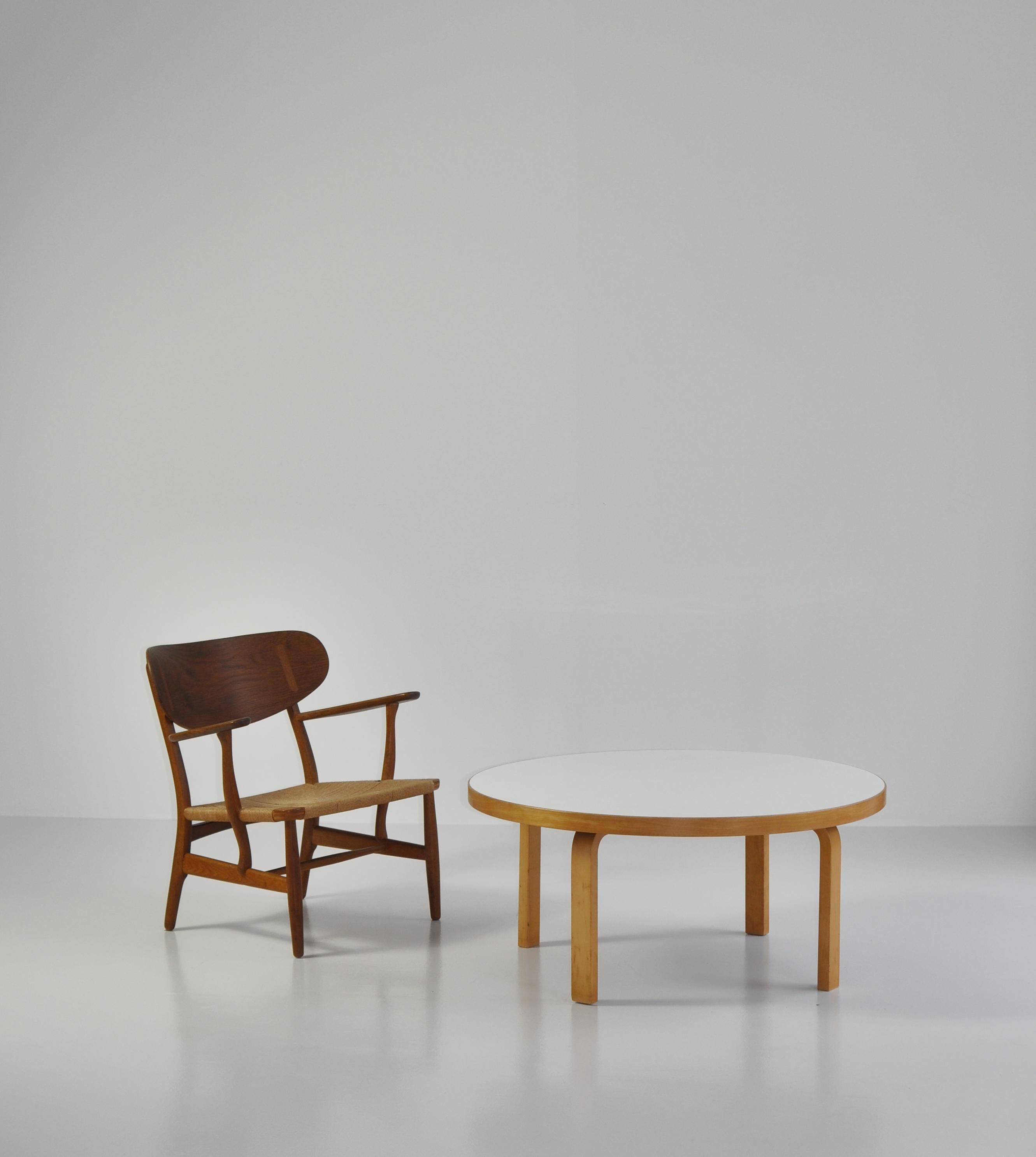 Hans J. Wegner Early Production Danish Modern Chair Model CH22