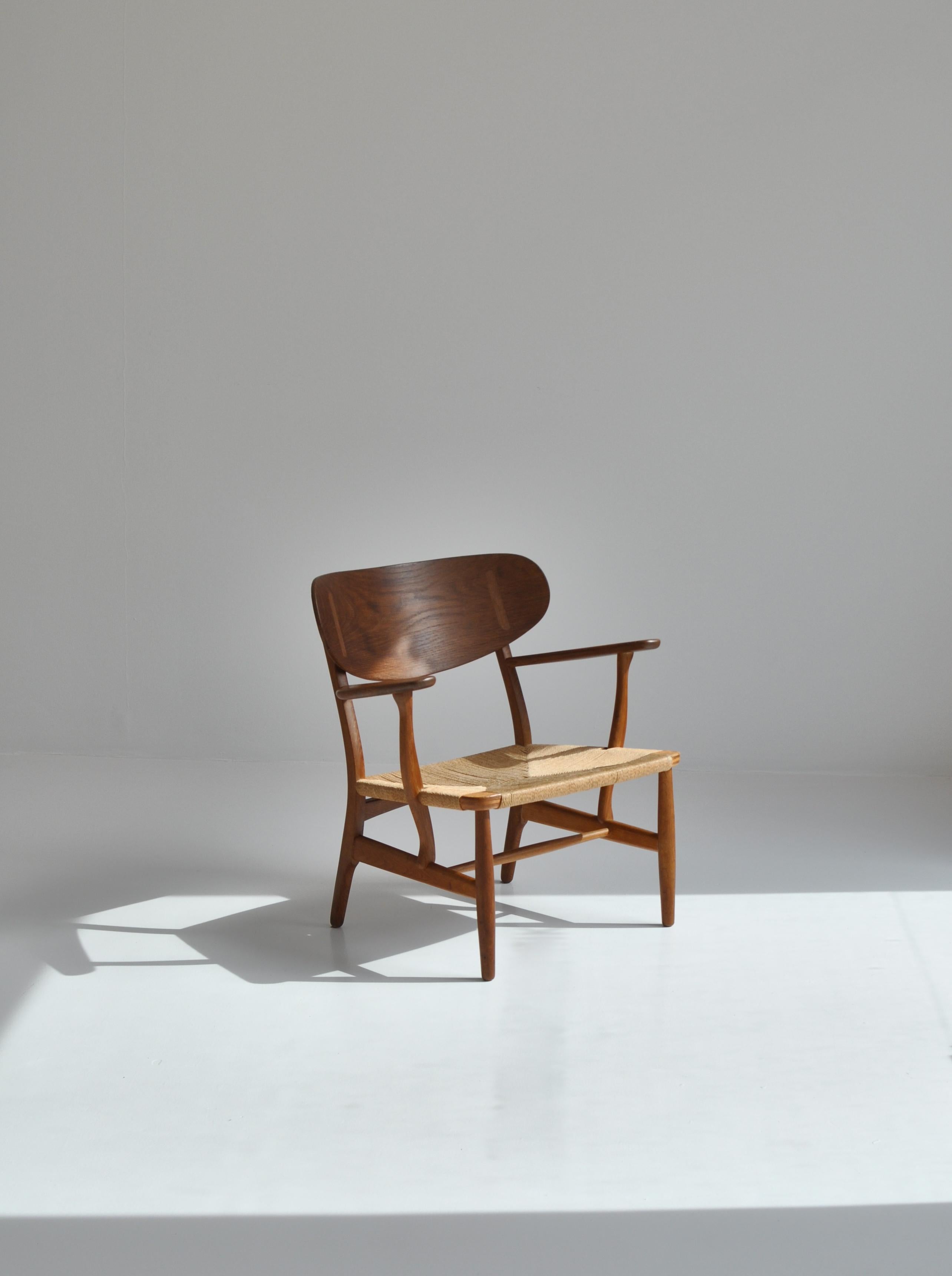 Scandinavian Modern Hans J. Wegner Early Production Danish Modern Chair Model CH22