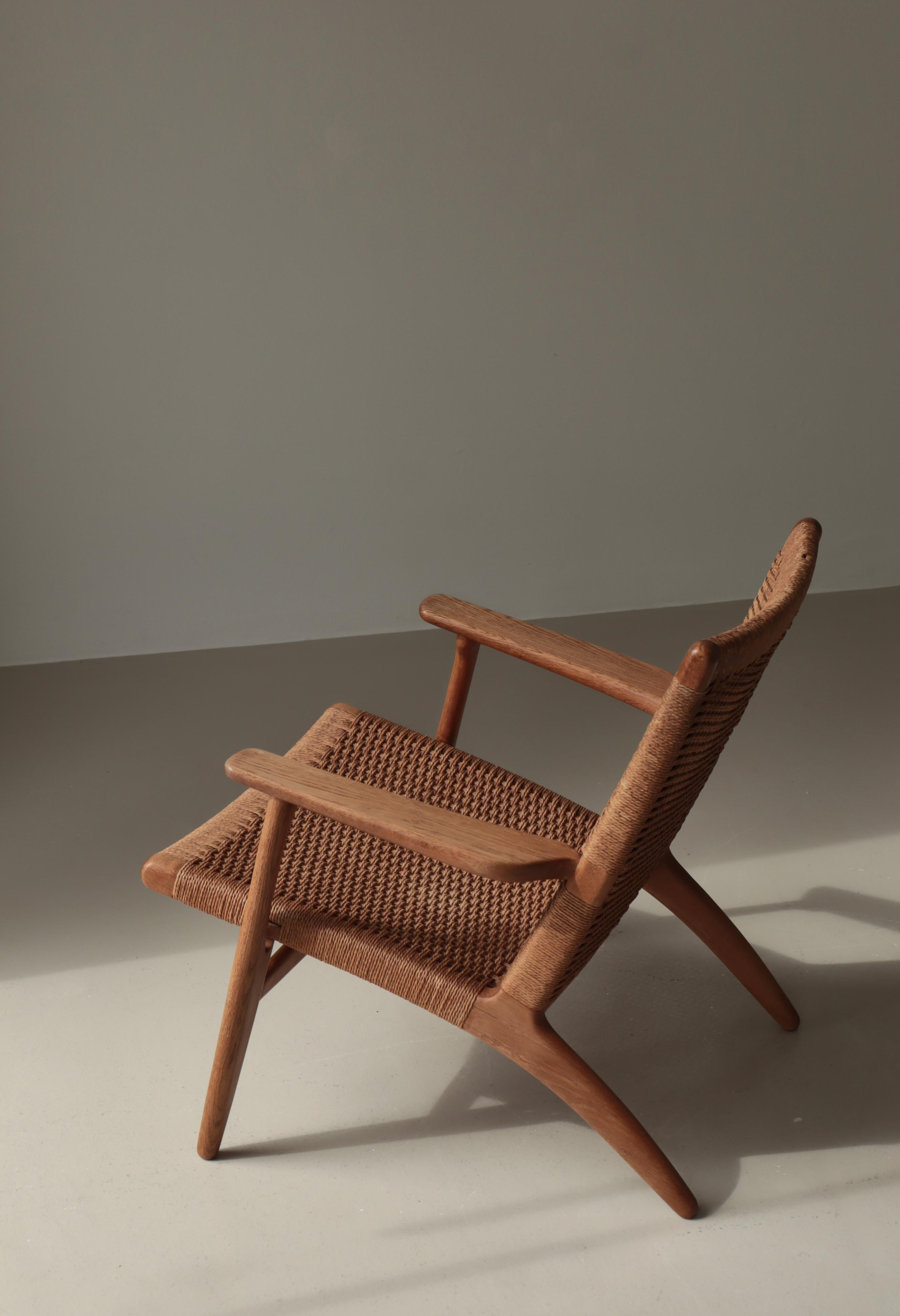 Hans J. Wegner Early Production Lounge Chair Modell CH25, Dänemark, 1950er Jahre (Skandinavische Moderne) im Angebot